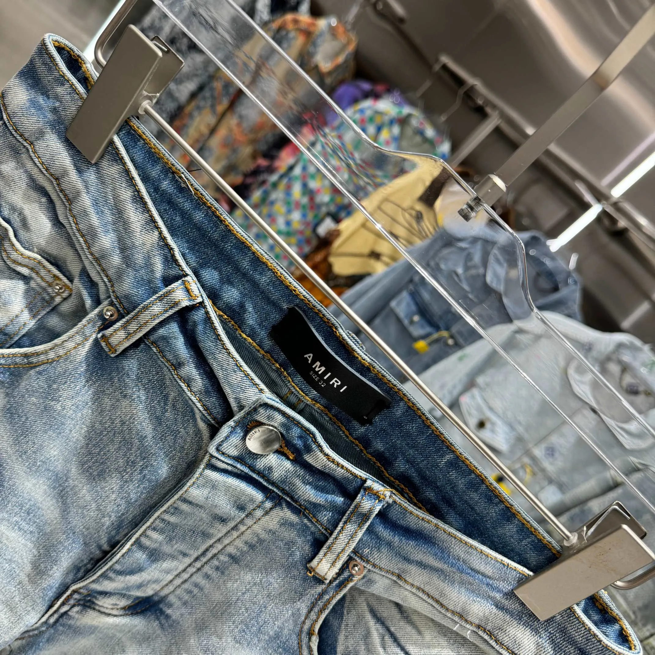 P290 Amiri ripped letter embroidered street fashion slim fit stretch jeans Color light blue Size 30 32 34 36 38