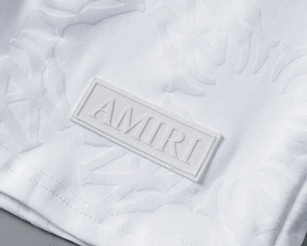 P140 Mili's new 2026 spring and summer men's casual shorts, with full-body flocking printing technology, fashionable and handsome style, comfortable fabrics, rigorous workmanship, and neat wiring. Good upper body effect·size M-3XL white