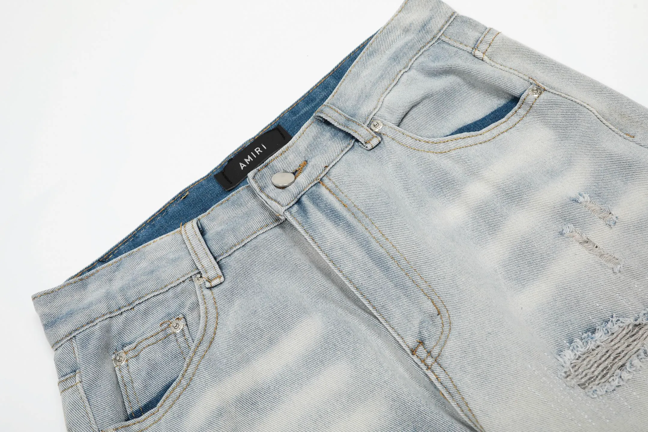 #M56 P168💰 AMIRI patch embroidery jeans trousers AMIRI high street basic ripped tight elastic jeans trousers amiri brand jeans break the production process and cutting of the original jeans, the fabrics are softer and more comfortable Hand-sewn collar label Customized logo buttons Genuine leather tag Color: Picture color Size: 30-32-34-36