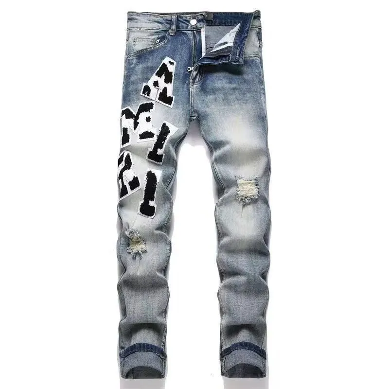 #M41 P168💰 Amiri classic embroidered patched leather ripped letter jeans, slim fit jeans, produced by a major washed factory, full of high-end feel, partially destroyed knee design with patchwork leather design, has been used as a facade design, leather waist nameplate, the focus of this style is not on the washing, but on the destroyed shape and version. The secret lies in the craftsmanship of the master. The cost of post-processing, grinding, cutting, etc. is far beyond the cost of assembly line products. Color: Picture color Size: 30-32-34-36