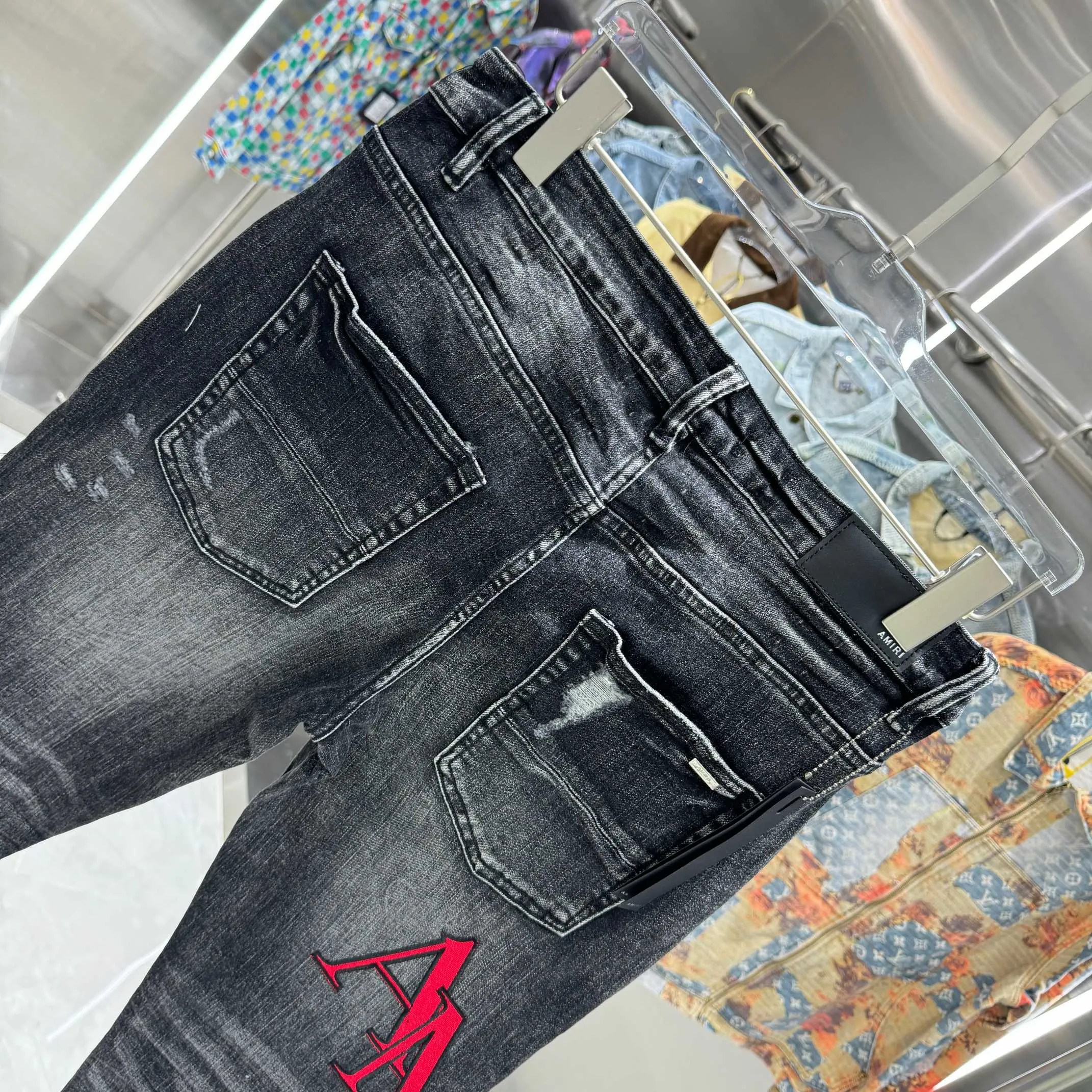 P290 Amiri ripped letter embroidery craft street fashion slim fit stretch jeans Color Black Size 30 32 34 36 38