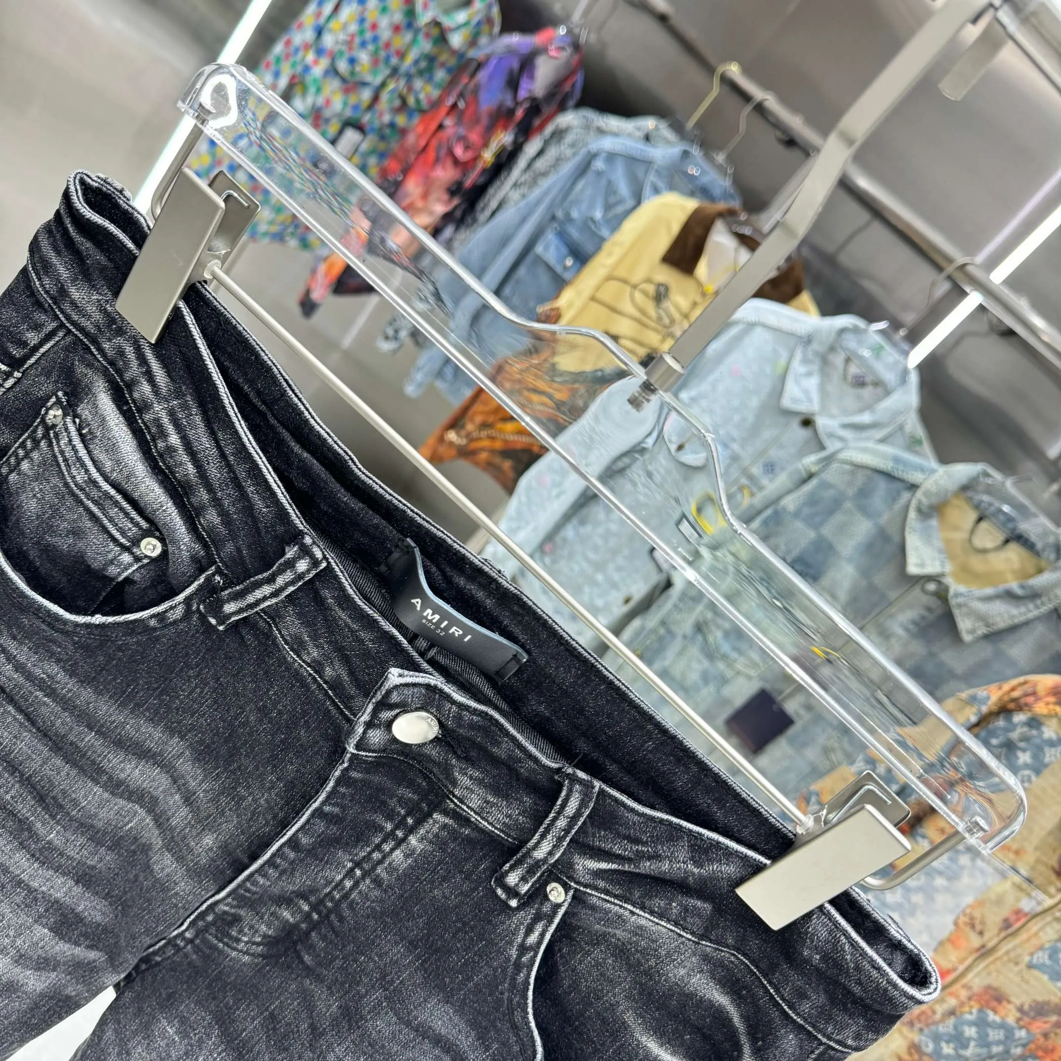 P290 Amiri ripped letter embroidery craft street fashion slim fit stretch jeans Color Black Size 30 32 34 36 38