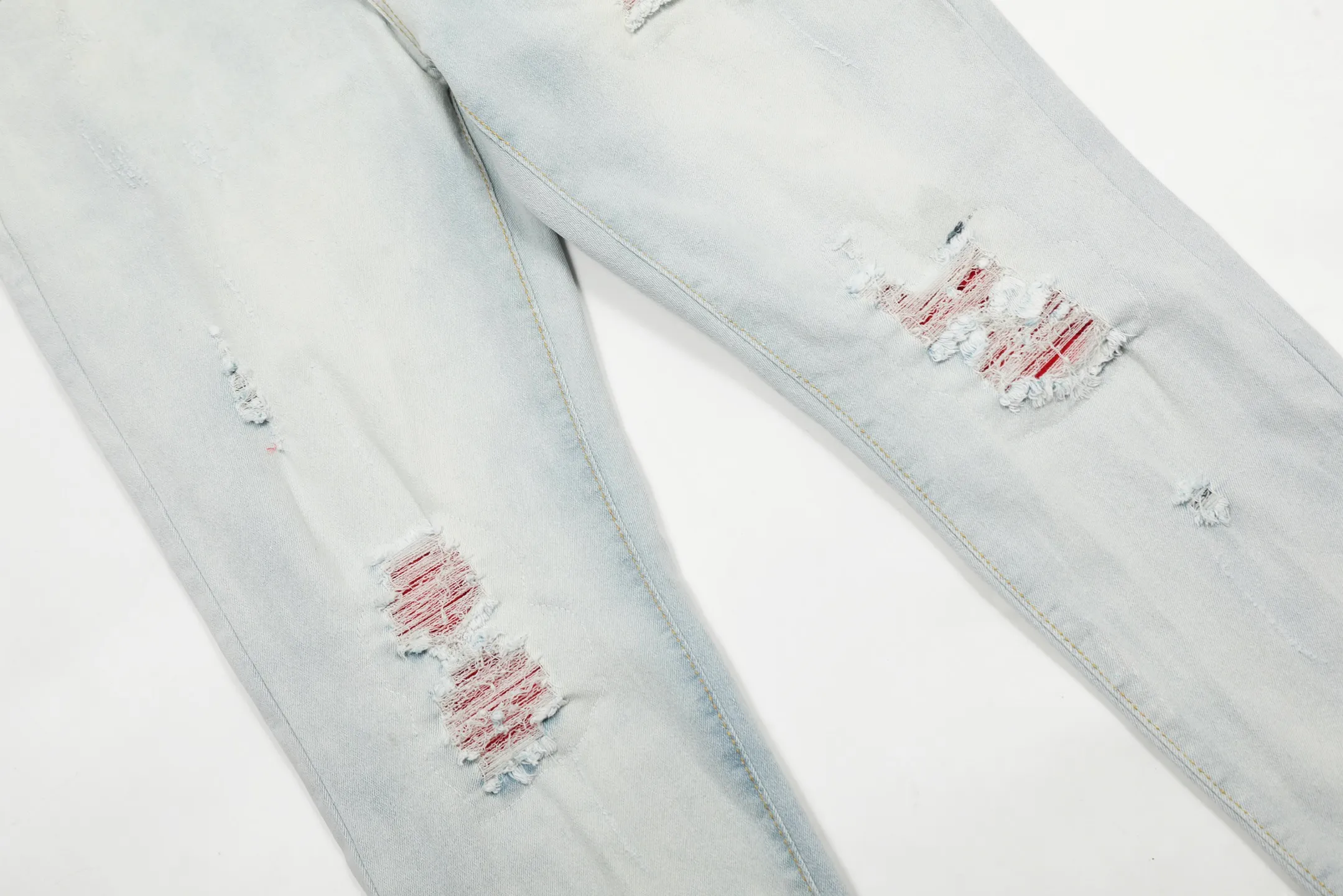 ￼#M16 P168💰 AMIRI patch embroidery jeans trousers AMIRI high street basic ripped tight elastic jeans trousers amiri brand jeans break the production process and cutting of the original jeans, the fabrics are softer and more comfortable Hand-sewn collar label Customized logo buttons Genuine leather tag Color: Picture color Size: 30-32-34-36
