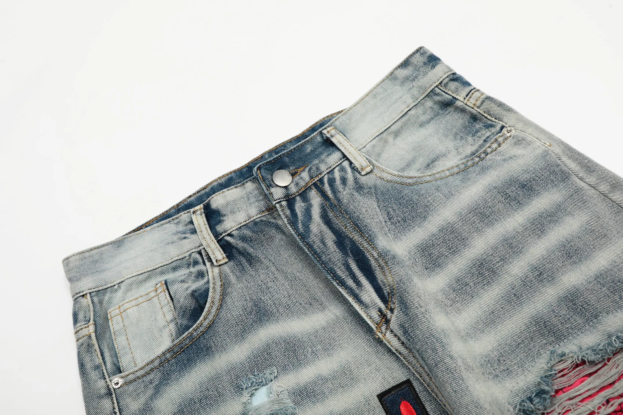 #M30 P168💰 Amiri classic embroidered patched leather ripped letter skinny jeans. Slim skinny jeans. Produced by a major washed factory. Full of high-end feel. Knee part destroyed design with patchwork design. Already used as facade design. Leather waist nameplate. The focus of this style is not on washing, but on the destroyed shape and version. The secret lies in the craftsmanship of the master. The cost of post-processing, grinding, cutting, etc. is far beyond the cost of assembly line products. Color: Picture color Size: 30-32-34-36