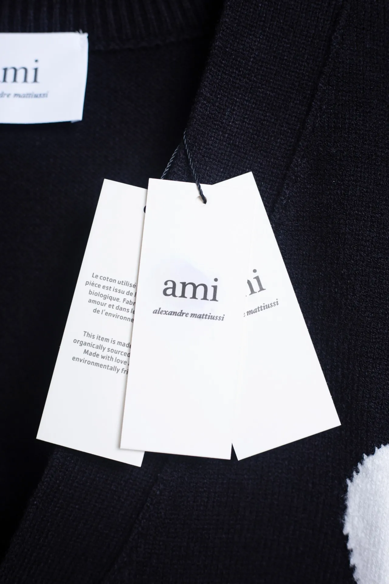P186 Style No.: MQ802 AMI Classic Big Love Series Jacquard Cardigan Sweater Highest Version Supports Comparison Color: Black White Heart Size: S-XL