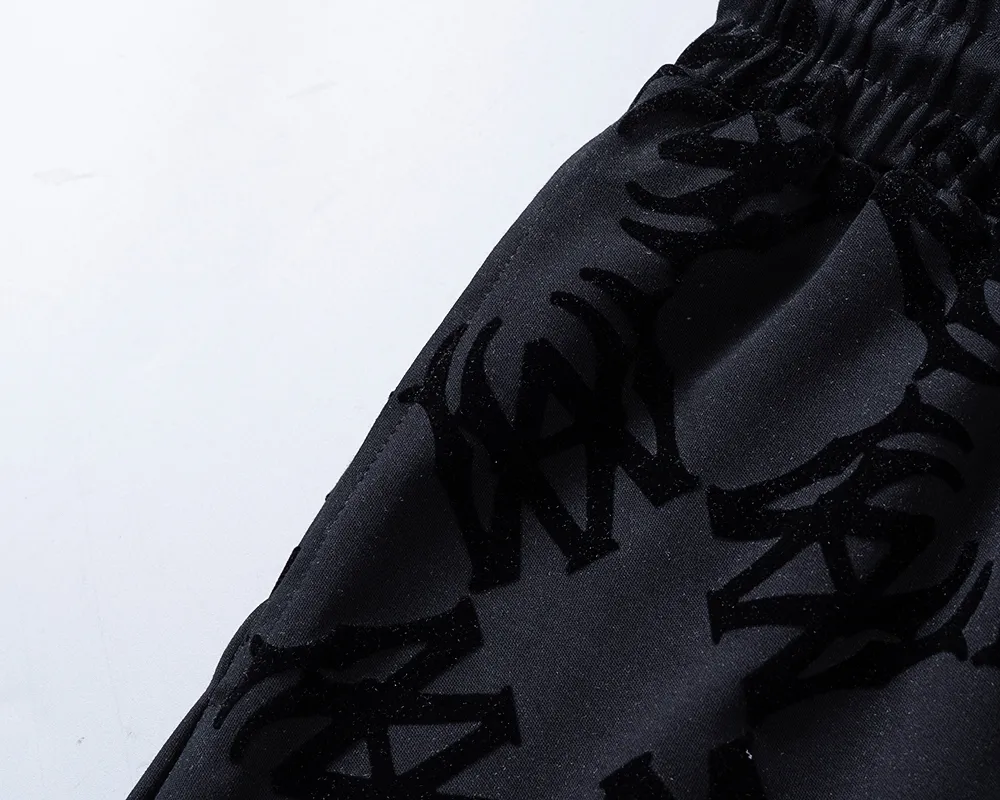 P140 Mili's new 2026 spring and summer men's casual shorts, with full-body flocking printing technology, fashionable and handsome style, comfortable fabrics, rigorous workmanship, and neat wiring. Good upper body effect·Size M-3XL black