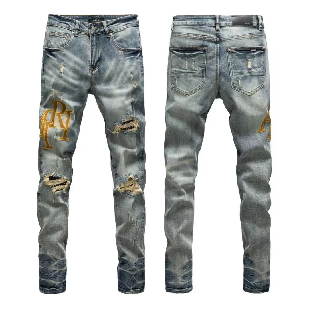 #N10 P246💰 (Top version) AMIRI hot high street jeans slim fit stretch washed knife cut trousers men's fashion AMIRI amiri is transliterated as Emil, which is the name of the founder. Mike Amiri, the founder of amiri, grew up in Los Angeles, USA. He was influenced by local street culture and Punk Rock since childhood, so he founded the amiri brand named after himself. A variety of trendy clothing meets the needs of different trendy players. Amiri clothing has novel and unique styles and is a well-known street brand in the United States. The styles and styles of many clothes are loved by many street photographers. The various clothing styles meet the dressing needs of different people, show their unique temperament, and show the trend of dressing. amiri's jeans are relatively famous. Not only do they have many styles, but the quality of the jeans is also very good. Many celebrities have also worn amiri brand jeans. Color: Picture color Size: 28, 30, 32, 34, 36 28 30 32 34 36 Waist 71 76 81 86 91 Qianlang 26.5 27.5 28.5 29.5 30.5 Hou Lang 37 38 39 40 41 Foot 14 14.8 15.6 16.4 17.2 Foreign Minister 100 102 104 106 107