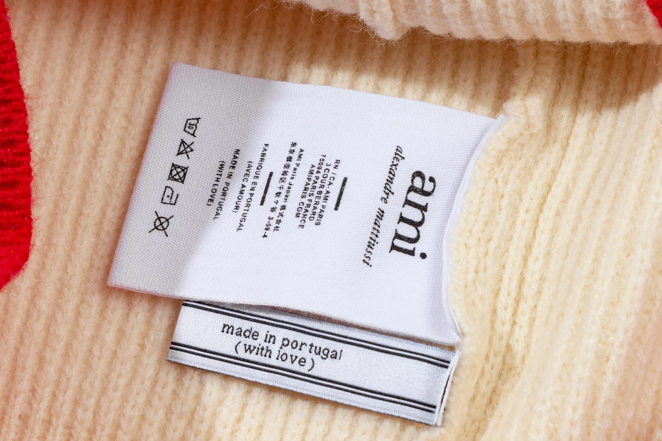 A8188# AMI Paris 2025 Autumn and Winter New Arrival Woven ADC Striped V-neck Pullover Vest Love Text Logo Sheep Knitted Sweater Bottoming Vest High Weight Oversize Version Same Style for Men and Women Color: Baolan Apricot Code Number: S-XL
