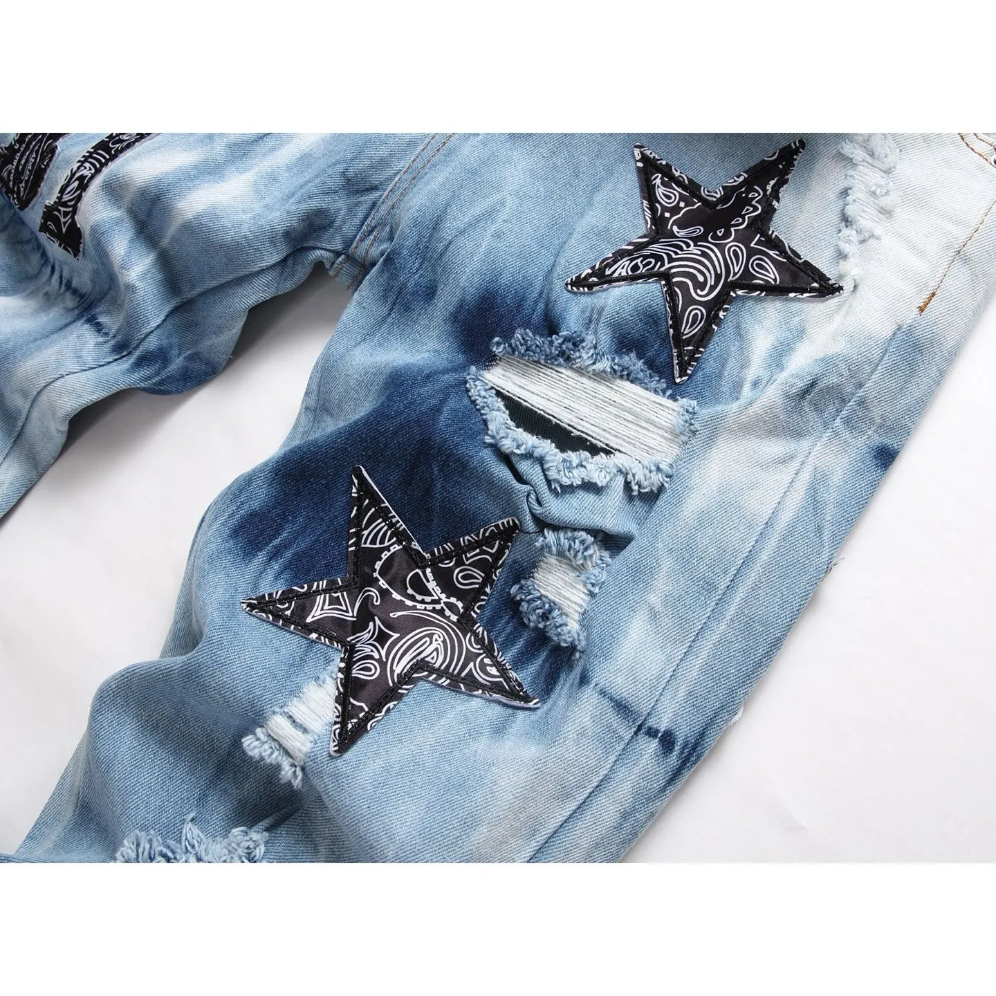 #M80 P168💰 AMIRI patch embroidery jeans trousers AMIRI high street basic ripped tight elastic jeans trousers amiri brand jeans break the production process and cutting of the original jeans, the fabrics are softer and more comfortable Hand-sewn collar label Customized logo buttons Genuine leather tag Color: Picture color Size: 30-32-34-36