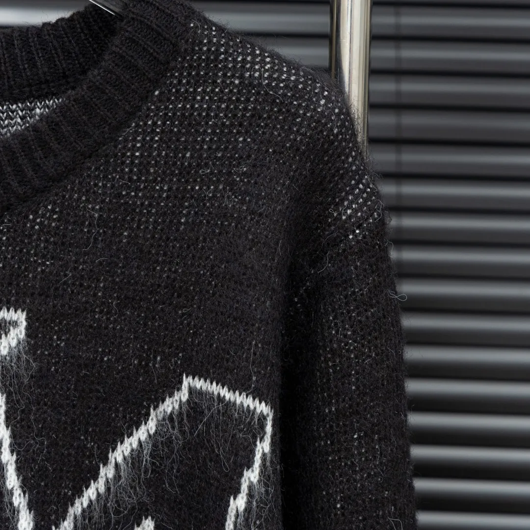 P300 Style: AMIRI seahorse M LOGO long-sleeved sweater Size: S-XXL Fabric: Wool blend Accessories: Full set of customized original accessories No gender distinction, same style for men and women