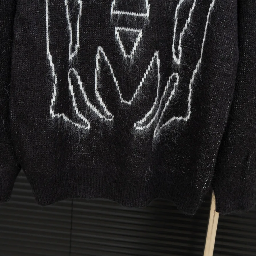 P300 Style: AMIRI seahorse M LOGO long-sleeved sweater Size: S-XXL Fabric: Wool blend Accessories: Full set of customized original accessories No gender distinction, same style for men and women