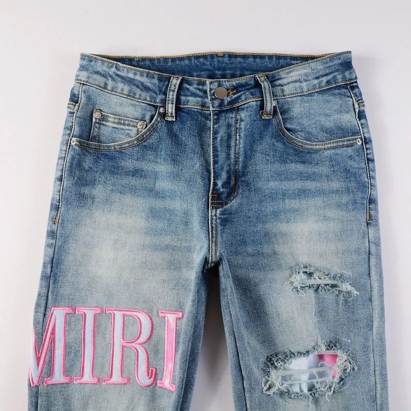 #M33 P168💰 Amiri classic embroidered patched leather ripped letter jeans, slim fit jeans, produced by a major washed factory, full of high-end feel, partially destroyed knee design with patchwork leather design, has been used as a facade design, leather waist nameplate, the focus of this style is not on the washing, but on the destroyed shape and version. The secret lies in the craftsmanship of the master. The cost of post-processing, grinding, cutting, etc. is far beyond the cost of assembly line products. Color: Picture color Size: 30-32-34-36
