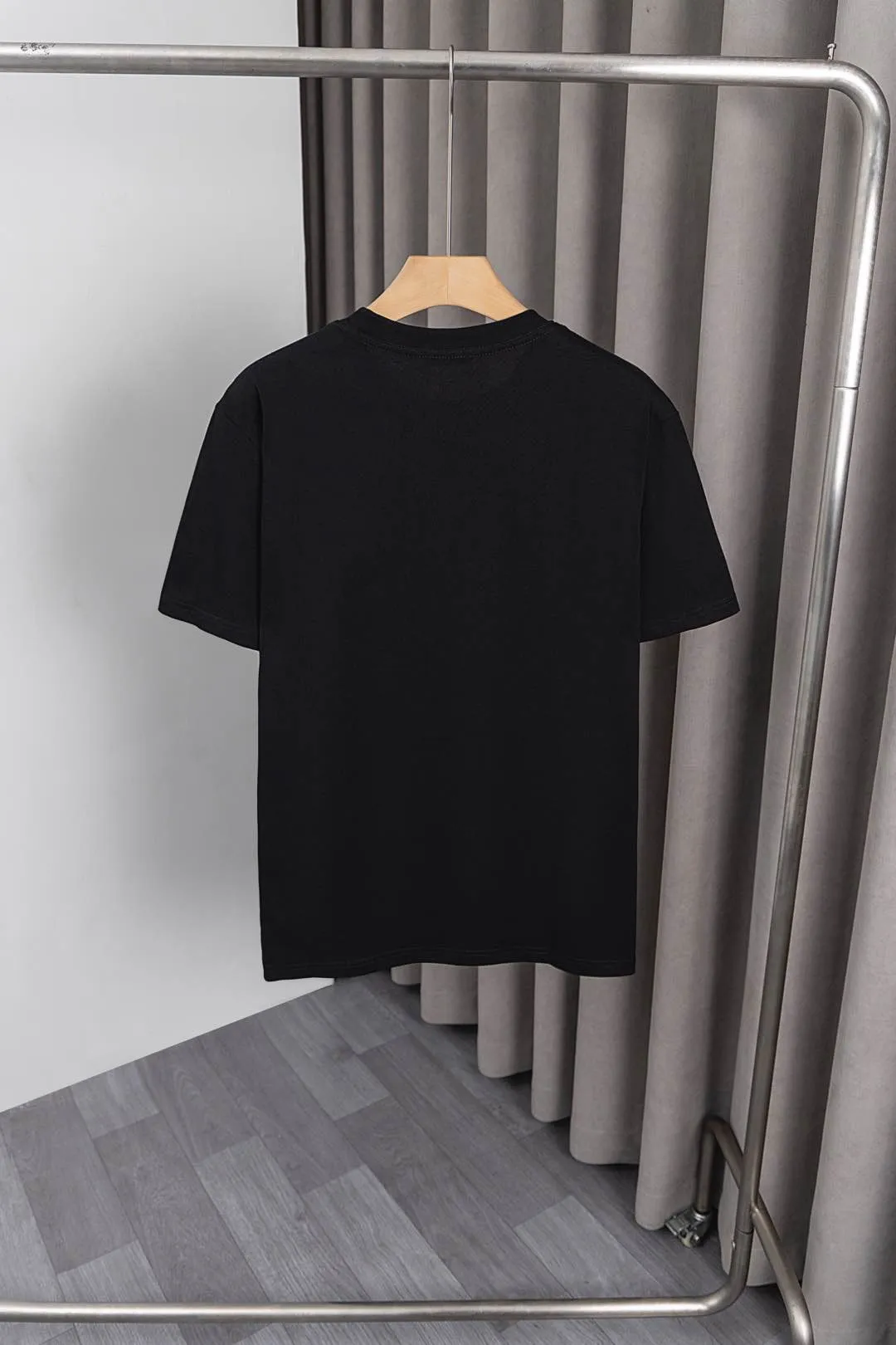 P134 S011 "𝙉𝙚𝙬♈️AMIRI" 🔥50ss new T-shirt, printed + letter logo embroidery process, made of 260g double yarn cotton fabric, soft fabric, fashionable and versatile, same style for men and women. Color: black, white, size: M～3XL