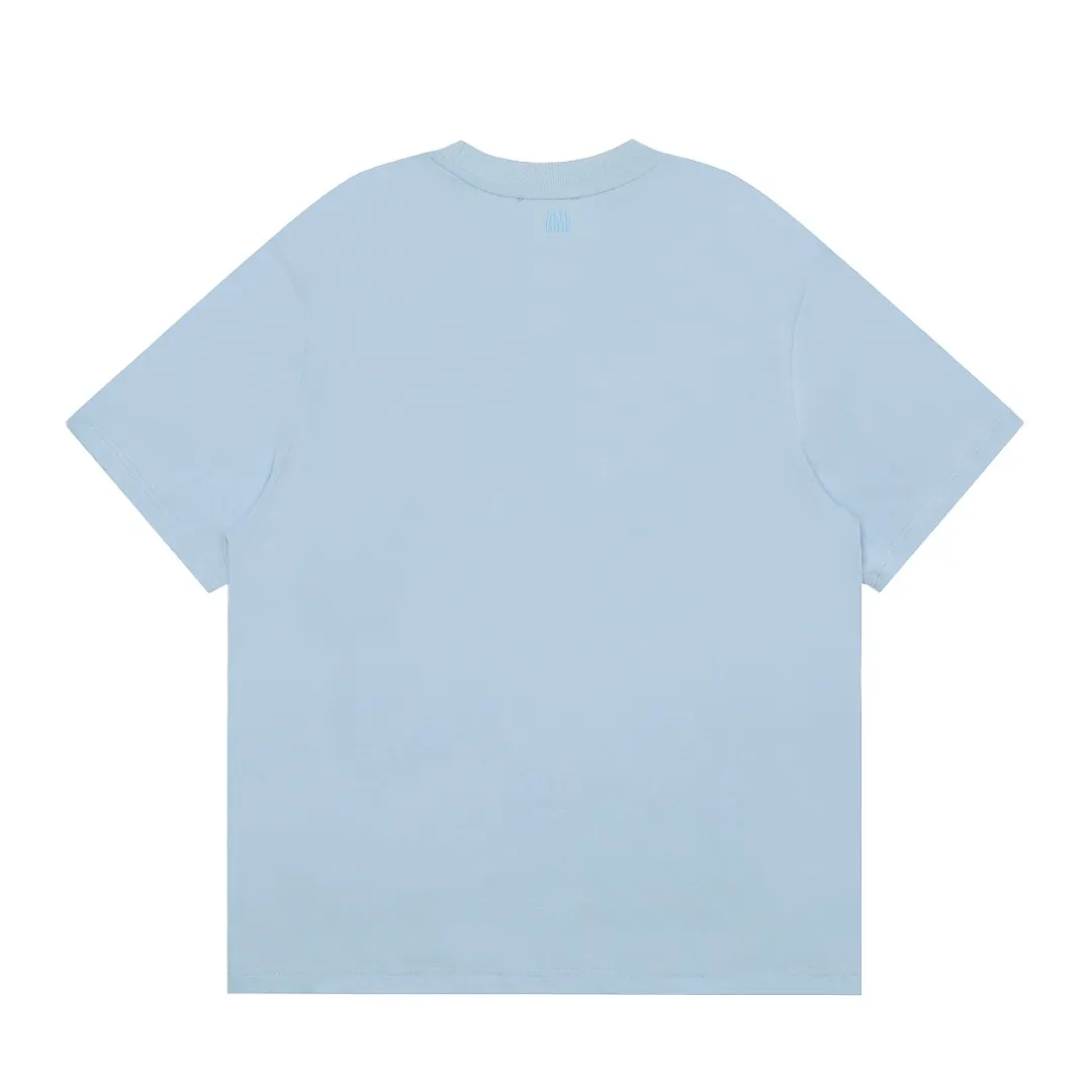 🅿️116 "The first quality in the market" Style number: LT3109# Ami Ami 2024ss spring and summer classic new embroidered love short sleeves We have been making this style for the third year. At the beginning, there were no counters in mainland China and we were already making it. The quality and details are invincible. Order with confidence and pay attention to the details. ✅2024 newly upgraded two-end folding handmade main wheat. Restore the counter. ✅240G Xinjiang long-staple cotton top double yarn. The shrinkage rate is controlled at 2%. Export-grade solid color quality, truly not easy to deform, shrink or fade. ✅Details are the only one in Guangzhou. Half-fold neck design at the counter. Complex workmanship. ✅The maximum size can be worn up to 230 catties. No pressure to export to Europe and the United States. Sizes S-XL Color (8 colors): Black, navy, oatmeal, pink, white, gray, light blue, rose pink