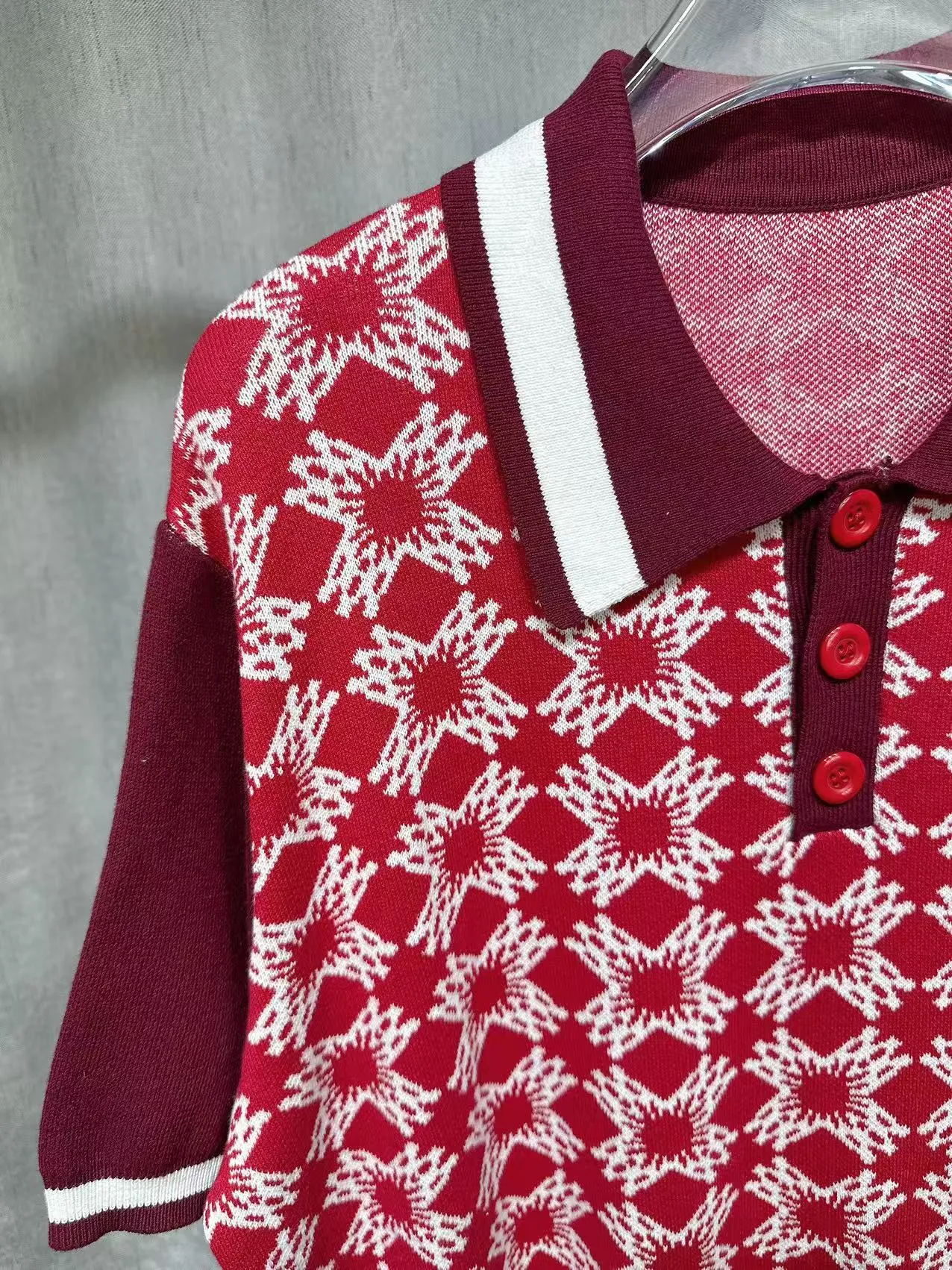 P240 🎉2025 AMIRI new summer sweater fabric POLO shirt with short sleeves, exclusive logo embroidery on the chest, embroidered letters on the hem Color: Gray Red Size: S M L XL XXL