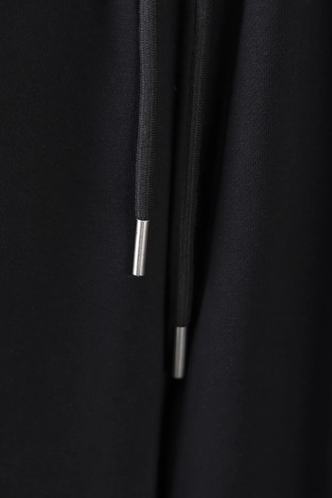💰180 AMIRI new shorts, classic printed shorts, light luxury, a must-have item for daily commuting for men and women, correct version, welcome to compare, detailed features · Made of 360g Xinjiang cotton double yarn fish scale terry fabric · Elastic waistband · Double needle stitching and cross-stitch technology Color: black/grey Size: S M L XL XXL (please state your height and weight when placing an order)