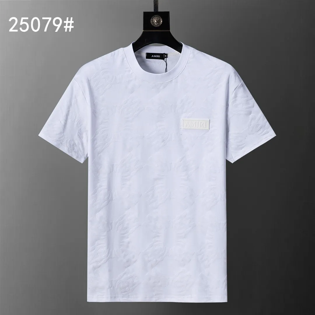 P130 Mili's 2026 spring and summer new men's round-neck short-sleeved T-shirt, all over the body with flocking printing technology, the style is fashionable and handsome, the fabric is comfortable, the workmanship is rigorous, and the wiring is neat. Good upper body effect·size M-3XL white