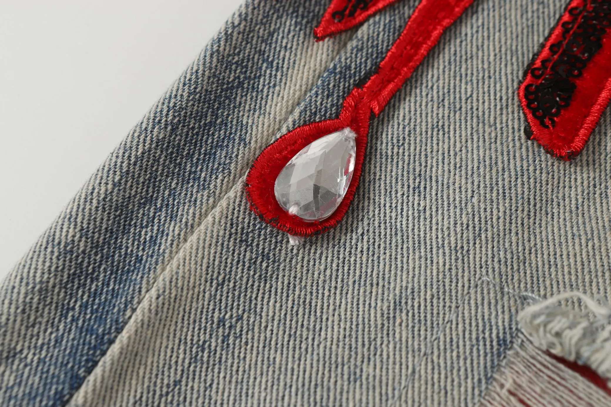 P270 Amiri blood and tears high street ripped embroidered washed jeans Color: Picture color Code number: 28-36