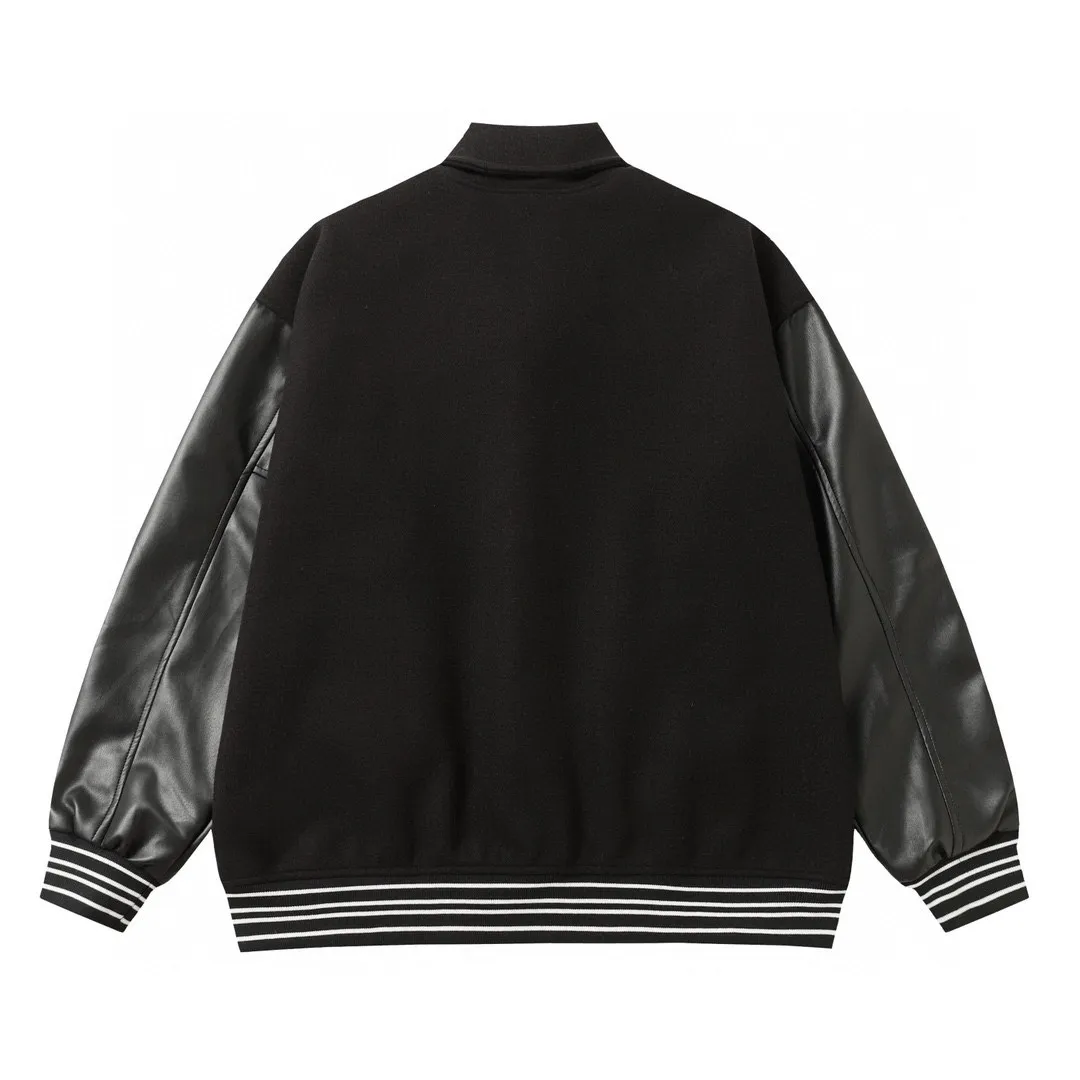 P390 -Amiri's classic bone embroidery, the same baseball jersey as Jackson Wang -Using towel embroidery and flat embroidery mixed with thousands of needle embroidery techniques, fashionable and versatile -Made of dragon and phoenix nylon fabrics, soft and comfortable, with high-end and elegant PU sleeves -Pocket double zipper design, restored details M l xl xxl