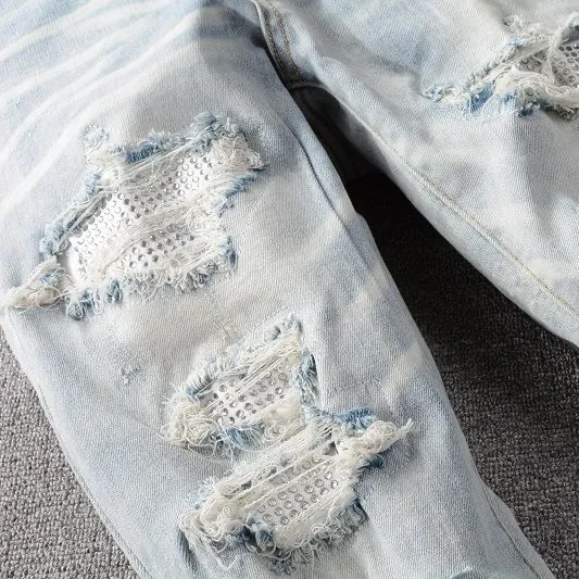 P168 💰 AMIRI patch embroidery jeans trousers AMIRI high street basic ripped tight elastic jeans trousers amiri brand jeans break the production process and cutting of the original jeans, the fabrics are softer and more comfortable Hand-sewn collar label Customized logo buttons Genuine leather tag Color: Picture color Size: 30-32-34-36