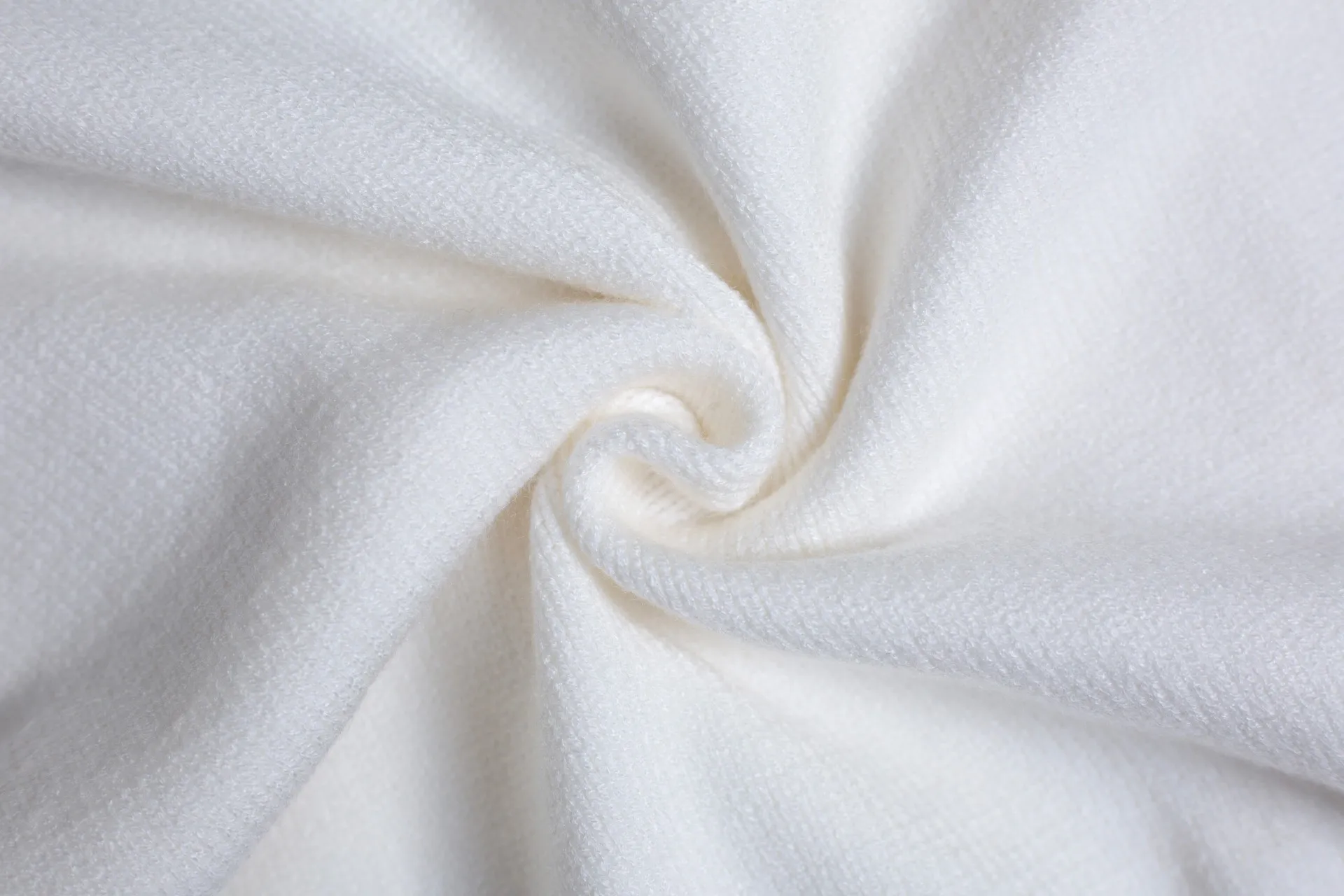 P186 Style No.: MQ802 AMI Classic Big Love Series Jacquard Cardigan Sweater Highest Version Supports Comparison Color: White Black Heart Size: S-XL
