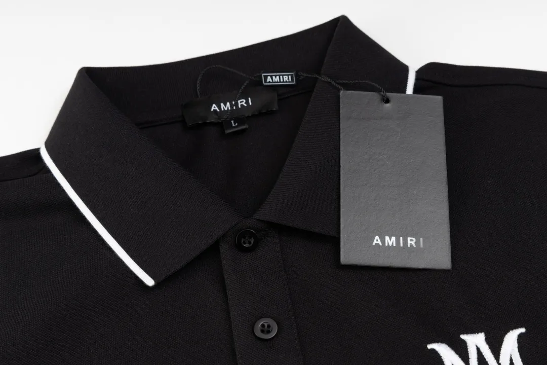 P180 AMIRI/Amiri, the American fashion brand's 2025 spring and summer Polo shirt, the same style is sold at the counter, customized fabrics, excellent texture, contrasting color splicing, ready-made clothes with stylish drapes, comfortable to wear and skin-friendly, heavy workmanship to create the original logo, complete three labels, excellent upper body effect, original purchase, a must-have for men's wardrobe. Color: Black Size: M-3XL