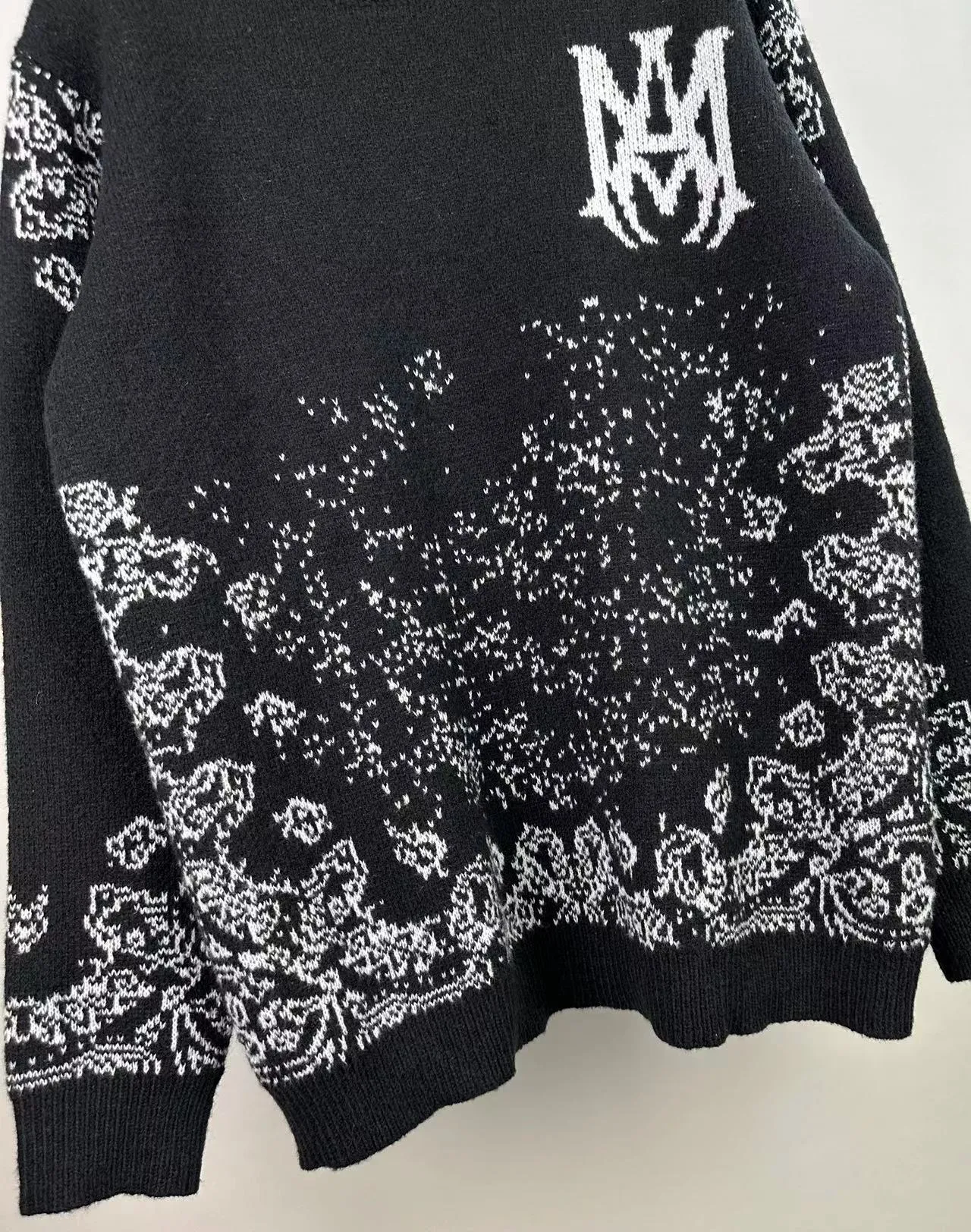 P240 🎉AMIRI new sweater Amiri exclusive logo jacquard on the front, letter logo jacquard on the back Color: Red Black Size: S M L XL XXL