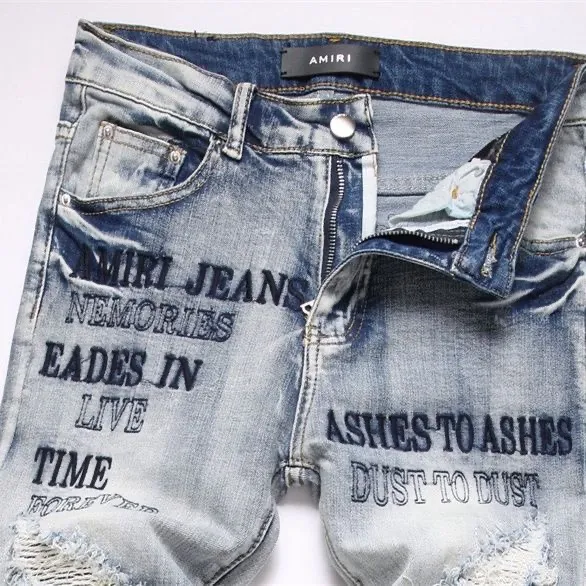 P166 Top replica AMIRI splash-ink medal patch embroidered jeans trousers AMIRI high street basic ripped tight stretch jeans trousers Amiriamiri is transliterated as Emil, which is the name of the founder. Mike Amiri, the founder of amiri, grew up in Los Angeles, USA. He was influenced by the local street culture Rock since childhood, so he founded the amiri brand named after himself. A variety of fashion brand clothing meets the needs of different fashion players. Amiri clothing has novel and unique styles and is a well-known street brand in the United States. Many of its styles and styles are loved by many street photographers. Various clothing styles meet the needs of different people, show their unique temperament, and show the trend of dressing. amiri's jeans are relatively famous. Not only do they have many styles, but the quality of the jeans is also very good. Many celebrities have also worn amiri brand jeans.  The jeans of the amiri brand break through the production process and cutting of the original jeans. The fabrics are relatively soft and comfortable, and are not as hard as some jeans, which can irritate the skin and cause the skin to bleed when worn. Los Angeles trendy brand Amiri's jeans are made with great detail from tailoring to texture, adding wrinkles, bullet holes, damage and other details to add to the trendiness of the jeans. You can choose the style that suits you according to your own needs. Only when you wear a suitable style can you have a certain sense of fashion.  In recent years, high street has become a word that appears more and more frequently in men's clothing. High street style has also become an important direction for everyone's matching. High street related items are basically inseparable from oversize or off-shoulder tops. The lower body is matched with trackpants or tight-fitting denim. In my opinion, the most representative one is perhaps annihilation. Color; picture color Size: m l xl xxl