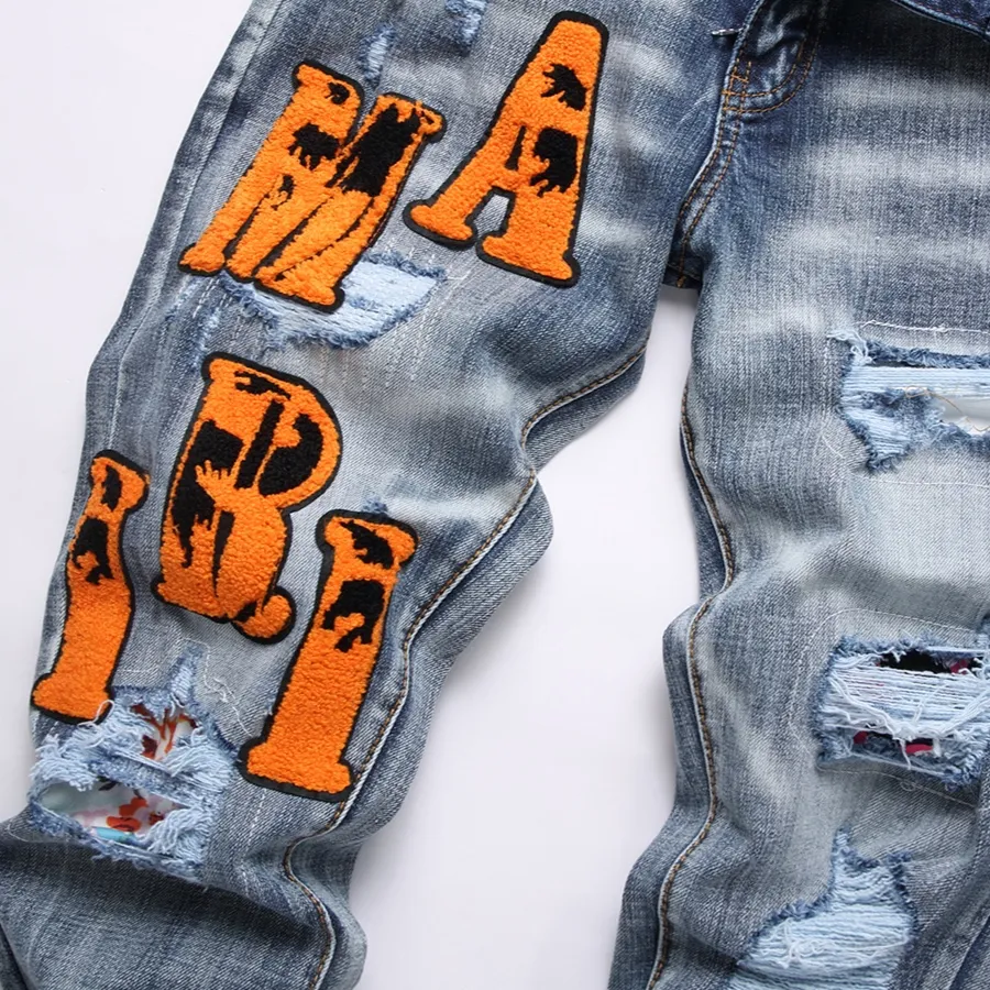 P168 💰 AMIRI patch embroidery jeans trousers AMIRI high street basic ripped tight elastic jeans trousers amiri brand jeans break the production process and cutting of the original jeans, the fabrics are softer and more comfortable Hand-sewn collar label Customized logo buttons Genuine leather tag Color: Picture color Size: 30-32-34-36