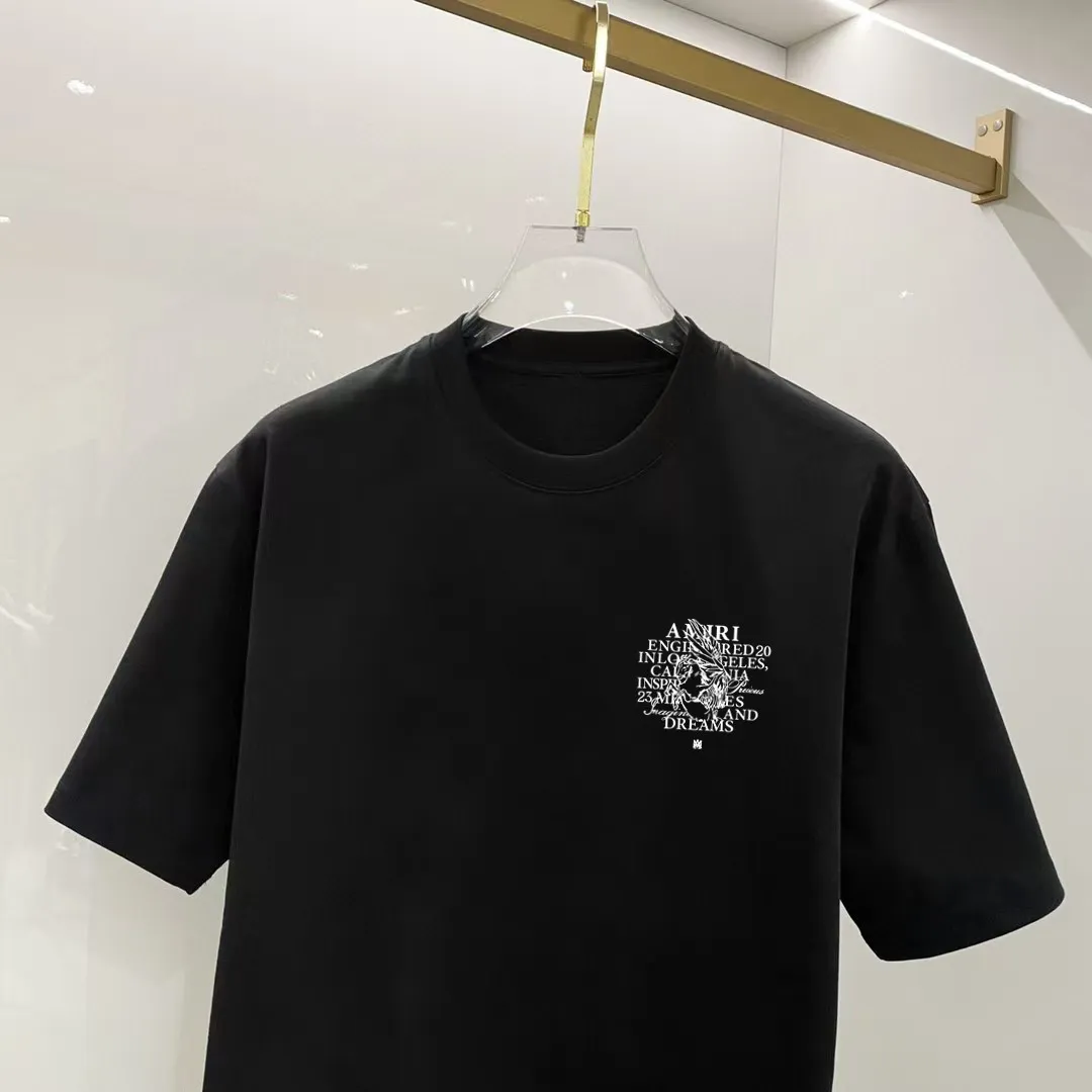 P150 AMIRI# 2025 spring and summer new style debut counter, the latest short-sleeved round neck T-shirt, high-end custom design, avant-garde and fashionable! The brand logo is designed with heavy craftsmanship. High-end customized 250g Xinjiang long-staple cotton fabric. Soft to the touch. Comfortable to wear. Exquisite stitching at the counter level. Fine workmanship. The upper body effect is incomparably handsome! A must-have item for a stylish man! Color: black. White! Size: S M L