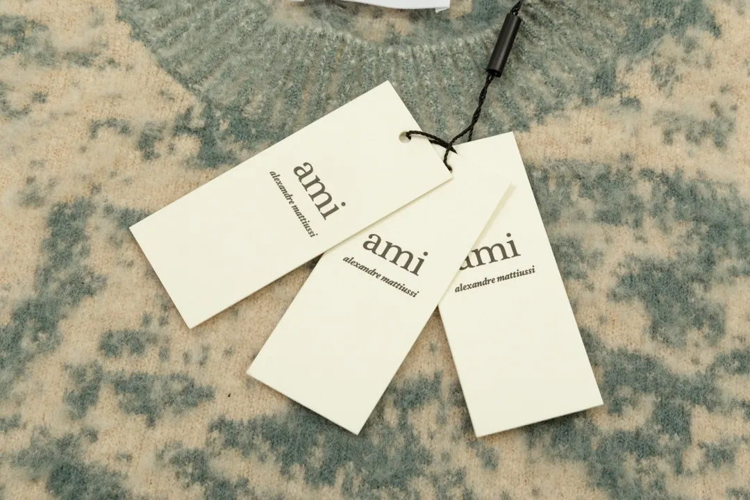 A8172# Ami Paris 2024 autumn and winter new designer floral jacquard knitted round neck seahorse and alpaca sweater for men and women. Color: blue and white porcelain. Size S-XL