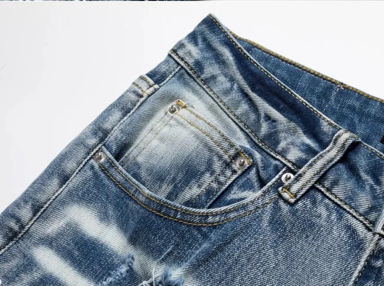 P246 💰 (Top version) AMIRI popular high street jeans slim fit stretch washed knife cut trousers for men. AMIRI amiri is transliterated as Emil, which is the name of the founder. Mike Amiri, the founder of amiri, grew up in Los Angeles, USA. He was influenced by local street culture and Punk Rock since childhood, so he founded the amiri brand named after himself. A variety of trendy clothing meets the needs of different fashion players. Amiri clothing has novel and unique styles and is a well-known street brand in the United States. The styles and styles of many clothes are loved by many street photographers. The various clothing styles meet the dressing needs of different people, show their unique temperament, and show the trend of dressing. amiri's jeans are relatively famous. Not only do they have many styles, but the quality of the jeans is also very good. Many celebrities have also worn amiri brand jeans. Color: Picture color Size: 28, 30, 32, 34, 36 28 30 32 34 36 Waist 71 76 81 86 91 Qianlang 26.5 27.5 28.5 29.5 30.5 Hou Lang 37 38 39 40 41 Foot 14 14.8 15.6 16.4 17.2 Foreign Minister 100 102 104 106 107