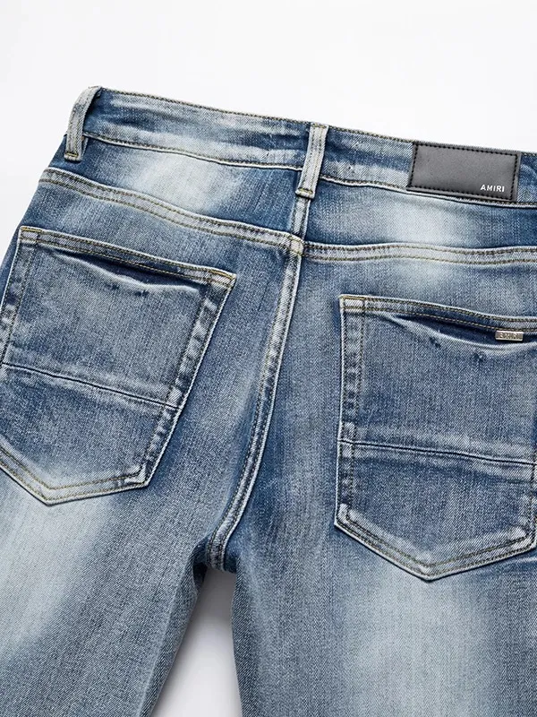 P246 💰 (Top version) AMIRI popular high street jeans slim fit stretch washed knife cut trousers for men. AMIRI amiri is transliterated as Emil, which is the name of the founder. Mike Amiri, the founder of amiri, grew up in Los Angeles, USA. He was influenced by local street culture and Punk Rock since childhood, so he founded the amiri brand named after himself. A variety of trendy clothing meets the needs of different fashion players. Amiri clothing has novel and unique styles and is a well-known street brand in the United States. The styles and styles of many clothes are loved by many street photographers. The various clothing styles meet the dressing needs of different people, show their unique temperament, and show the trend of dressing. amiri's jeans are relatively famous. Not only do they have many styles, but the quality of the jeans is also very good. Many celebrities have also worn amiri brand jeans. Color: Picture color Size: 28, 30, 32, 34, 36 28 30 32 34 36 Waist 71 76 81 86 91 Qianlang 26.5 27.5 28.5 29.5 30.5 Hou Lang 37 38 39 40 41 Foot 14 14.8 15.6 16.4 17.2 Foreign Minister 100 102 104 106 107
