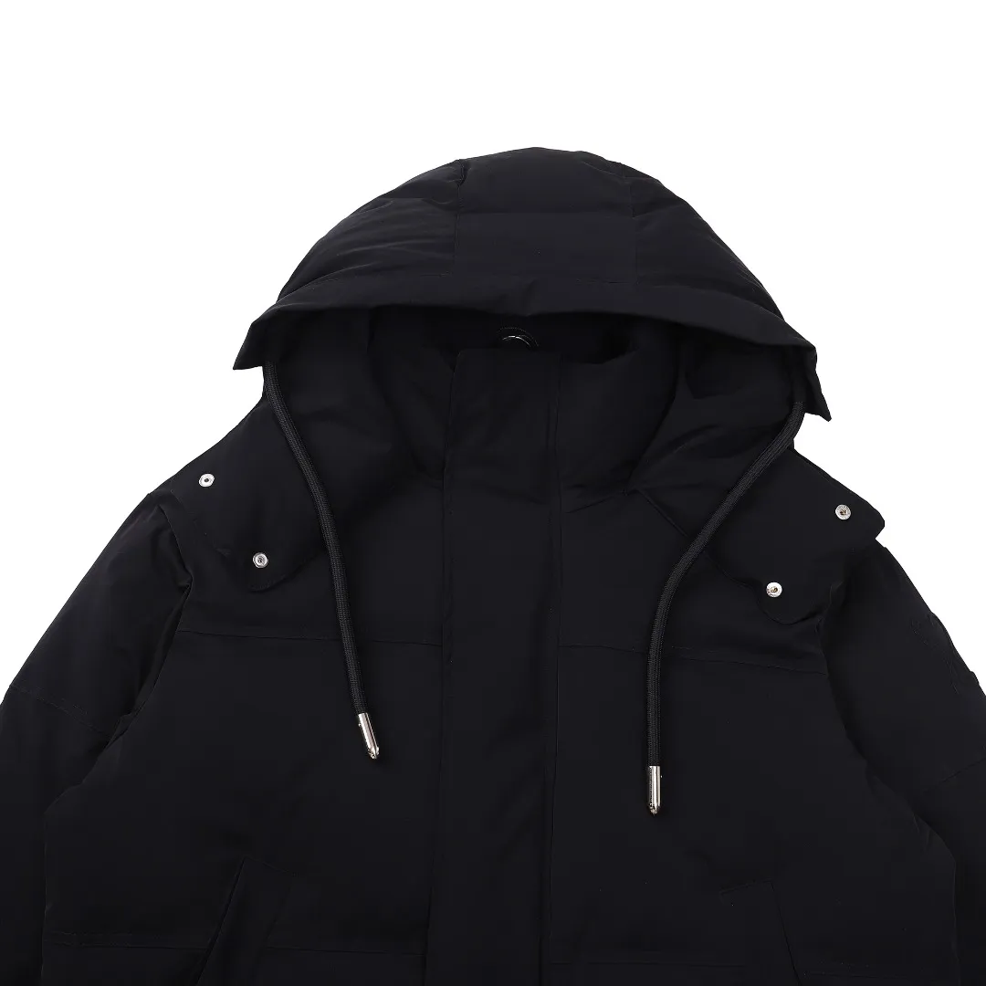 🅿️1160 style number~~F280 purchasing version AMIPARIS Ami de coeur winter limited capsule bread down jacket for men and women. Design concept: Ami limited down jacket from France lasted for half a year. The authentic product was purchased overseas in mid-May. From the fabric, LOGO, and even as small as a pocket or a button, every detail of this one is attractive enough and can become the highlight of your body. In addition to the refreshing and refined clothing style, this style has all original molds from fabrics to metal accessories to velvet. AMI conveys a relaxed and casual concept, giving people a feeling of comfort and casualness. Fabric + Features: ✅Unique double-layer lightweight bonded polyester military fabric, which is also AMI's unique patented technology, is a multi-functional fabric. ✅The lining is made of fine and dense renewable microfibers, which is light, soft and delicate. ✅Made using kp-ls fully automatic mechanical special woven fabric machine, it has windproof and waterproof, highly breathable and warm, elastic and wear-resistant properties that cannot be achieved by ordinary fabrics. ✅ Made of original national standard 90% white duck down. 800 fill power, the whole garment weighs 3 pounds, the average down filling is 450g, the top ultra-thick version on the Internet ✅ The zipper is made of YKK white copper zipper, which is the same as the original electro-plated Keyu hardware double ring zipper puller. Copper and nickel can be infinitely dissolved into each other, thereby forming a continuous solid solution, that is, regardless of the ratio of each other, they are always α-single-phase alloys. When nickel is melted into red copper and the content exceeds 16%, the resulting alloy becomes as white as silver. The higher the nickel content, the whiter the color. The nickel content in cupronickel is generally 25%. Manganese, iron, zinc or aluminum can also be added to become special white copper. The cost can be imagined. ✅The original proportional love logo patches are all laser-cut and have a loose fit. The hooded collar design is better for warmth. ✅Super fluffy and loose bag feel, hooded design, super fluffy and high-loft bag shape, thick and wide threaded sleeves can prevent wind from entering, ✅ Continuing AMIParis' usual design of combining leisure and elegance, each item is equipped with a heart pattern that is highly distinctive of the brand. Craftsmanship: Imported unique double-layer lightweight bonded polyester military fabric, high-density waterproof fabric, national standard 90 white duck down, extremely high fluffy, excellent warmth retention effect, no matter how cold it rains or snows, it can be done in one piece, like a walking duvet, unique drawstring design, the rope ends are made of Designed with a metal capsule, coupled with a wide hat and thick rope, the accessories/buttons/spring buckles are exquisitely made. The international first-line luxury brand COBRAX buttons are used. COBRAX buttons are several times or even ten times more expensive than similar ordinary products.