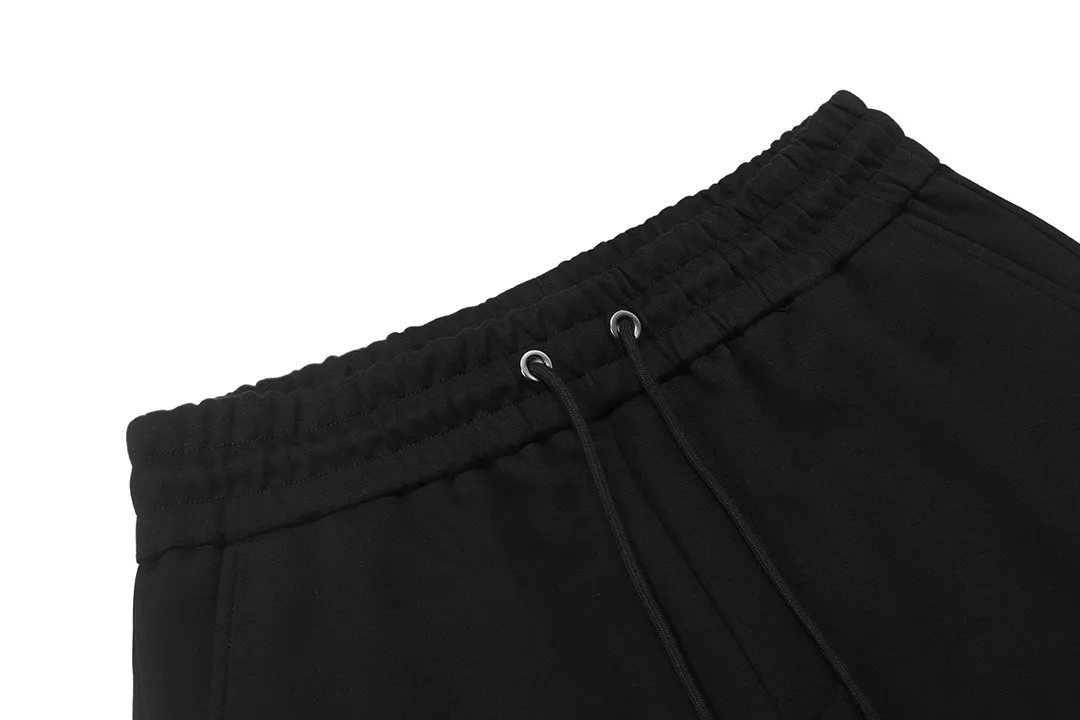 🅿️200 AMI 2025 new model, light luxury, embroidered love letters logo, essential for daily commuting for men and women, casual shorts ·Customized terry fabric ·Elastic + drawstring adjustable waistband ·Imported machine high-density embroidery technology ·Waist label, tag, three wash marks complete Color: Black Size: M L XL XXL XXXL