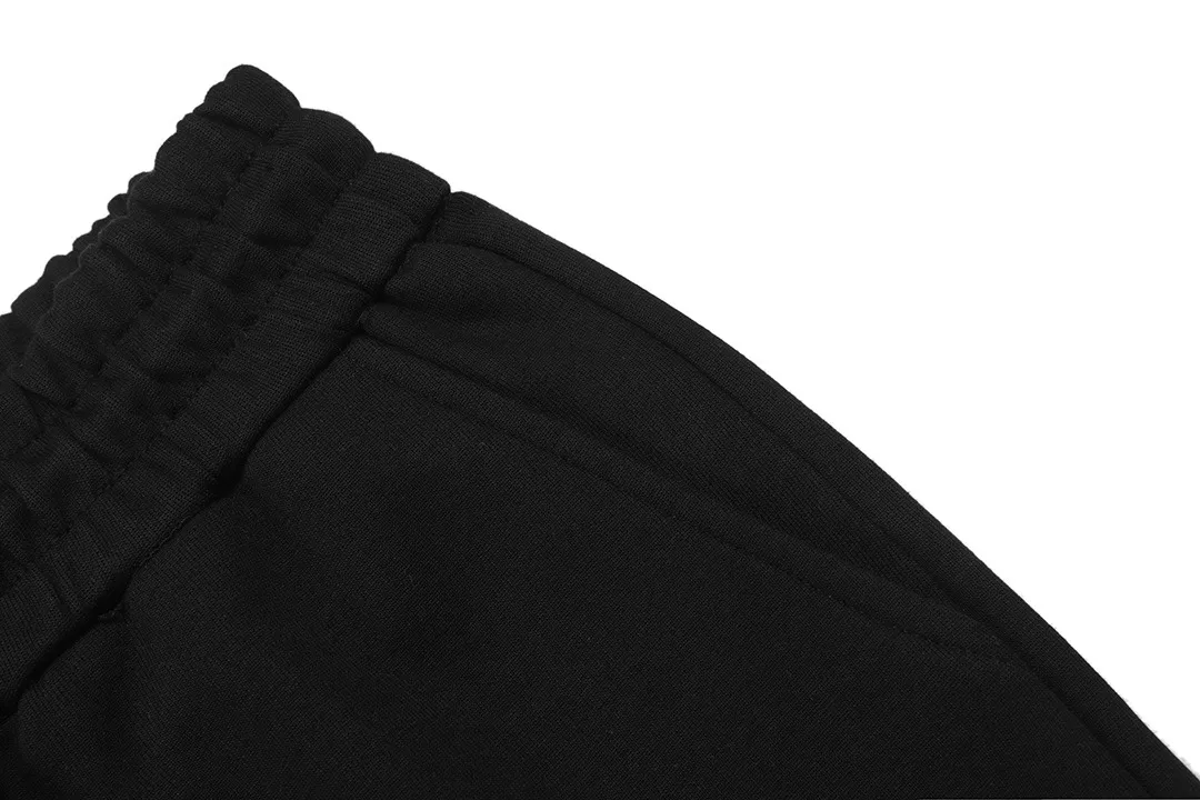 🅿️200 AMI 2025 new model, light luxury, embroidered love letters logo, essential for daily commuting for men and women, casual shorts ·Customized terry fabric ·Elastic + drawstring adjustable waistband ·Imported machine high-density embroidery technology ·Waist label, tag, three wash marks complete Color: Black Size: M L XL XXL XXXL