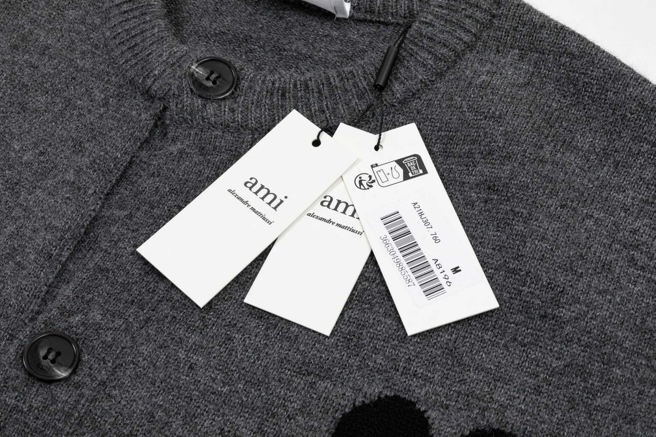 AMI Paris 2025 autumn and winter new product ADC Merino love alpaca blended soft and waxy knitted cardigan round neck cloud sweater pocket coat Oversize version for men and women Color: White Apricot Tianlan Light Pink Light Gray Dark Gray Brown Red Size: S-XL