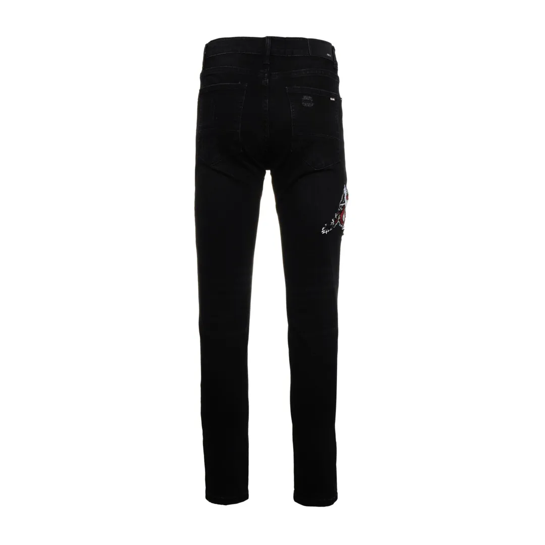 P260 AMIRI Washed Distressed High Street Slim Towel Embroidered Jeans Trousers - In recent years, high street has become an increasingly common word in men's clothing. High street style has also become an important direction for everyone to match. High street related items are basically inseparable from oversize or off-shoulder tops. The lower body is paired with trackpants or tight-fitting denim. In my opinion, the most representative one is perhaps the annihilation. It is operated by Ningbo Washing Factory. Front Back. The whiskers on the trouser legs are beautiful and faded, full of high-end sense. The knee part is destroyed and the leather design has been used as a facade design. Leather waist nameplate. Customized crotch placket hardware. Engraved molding. Style number: 1628. Size: 30 32 34 36 38