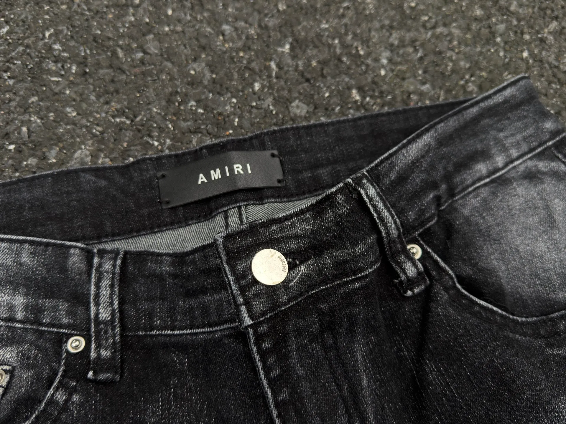 -Size details P240 💰AM03 AMIRI new jeans washed ripped holes whiskering leather denim trousers for men and women same size Size: S-XL (28-34)