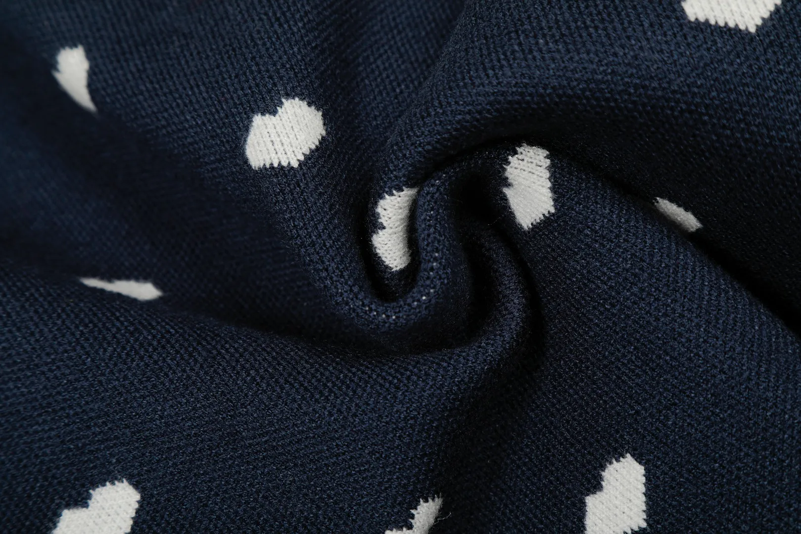 Ami/Ami's new jacquard love-printed goddess style must-have autumn and winter knitted cardigan small jacket Size: S-XL Color: White red heart Black red heart Red white heart Milky apricot purple heart Navy blue white heart Pink red heart
