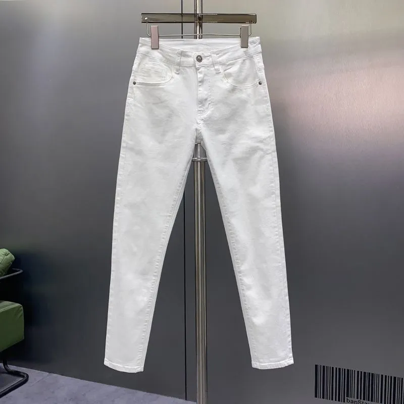 P166 Classic and versatile AMANI jeans. The back pockets are molded and customized with full-print logos. They are very label-like. The high-end leather tags are soul-like, retro, fashionable and modern, perfectly flaunting the brand’s identity! High-grade imported denim raw-color fabrics are supplied to customers. Pure 14oz denim fabrics from Okayama, Japan are specially selected. The heavy-duty environmentally friendly plant enzyme washing process makes the fabrics perfectly transformed and sublimated. The texture has a light retro color, which enriches the overall vision! The classic SLIM tailoring version has impeccable upper body effect. It can be matched with any top in the wardrobe. It is suitable for both business and leisure. It is suitable for various daily wear. The upper body is full of style. It is an invincible and versatile product. It is a must-have type for quality control! Color: Picture color Size: M-XXL
