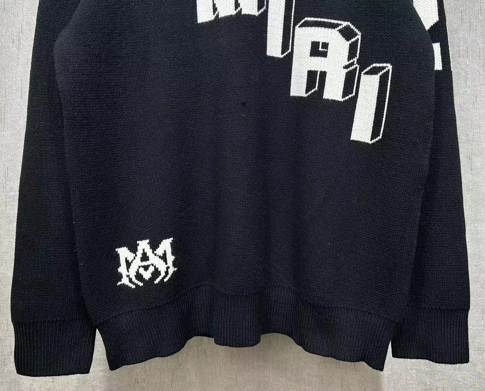 P230 🎉AMIRI new autumn and winter sweater Amiri exclusive logo jacquard on the front, 22 number jacquard on the back Color: White Black Size: S M L XL XXL