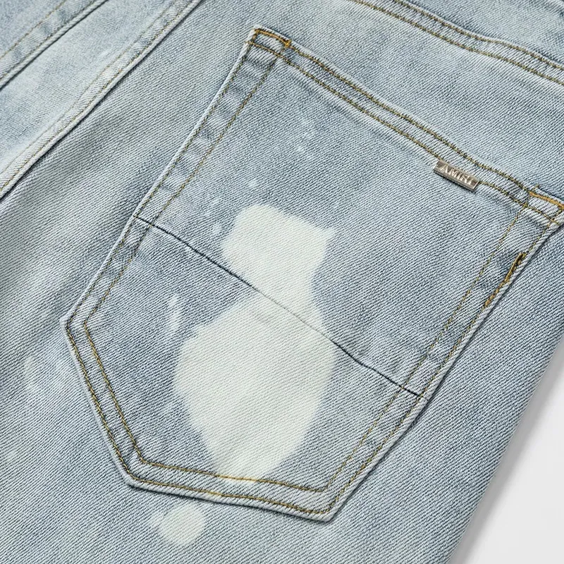 #N17 P246💰 (Top version) AMIRI hot high street jeans slim fit stretch washed knife cut trousers for men AMIRI amiri is transliterated as Emil, which is the name of the founder. Mike Amiri, the founder of amiri, grew up in Los Angeles, USA. He was influenced by local street culture and Punk Rock since he was a child, so he founded the amiri brand named after himself. A variety of trendy clothing meets the needs of different trendy players. Amiri clothing has novel and unique styles and is a well-known street brand in the United States. The styles and styles of many clothes are loved by many street photographers. The various clothing styles meet the dressing needs of different people, show their unique temperament, and show the trend of dressing. amiri's jeans are relatively famous. Not only do they have many styles, but the quality of the jeans is also very good. Many celebrities have also worn amiri brand jeans. Color: Picture color Size: 28, 30, 32, 34, 36 28 30 32 34 36 Waist 71 76 81 86 91 Qianlang 26.5 27.5 28.5 29.5 30.5 Hou Lang 37 38 39 40 41 Foot 14 14.8 15.6 16.4 17.2 Foreign Minister 100 102 104 106 107