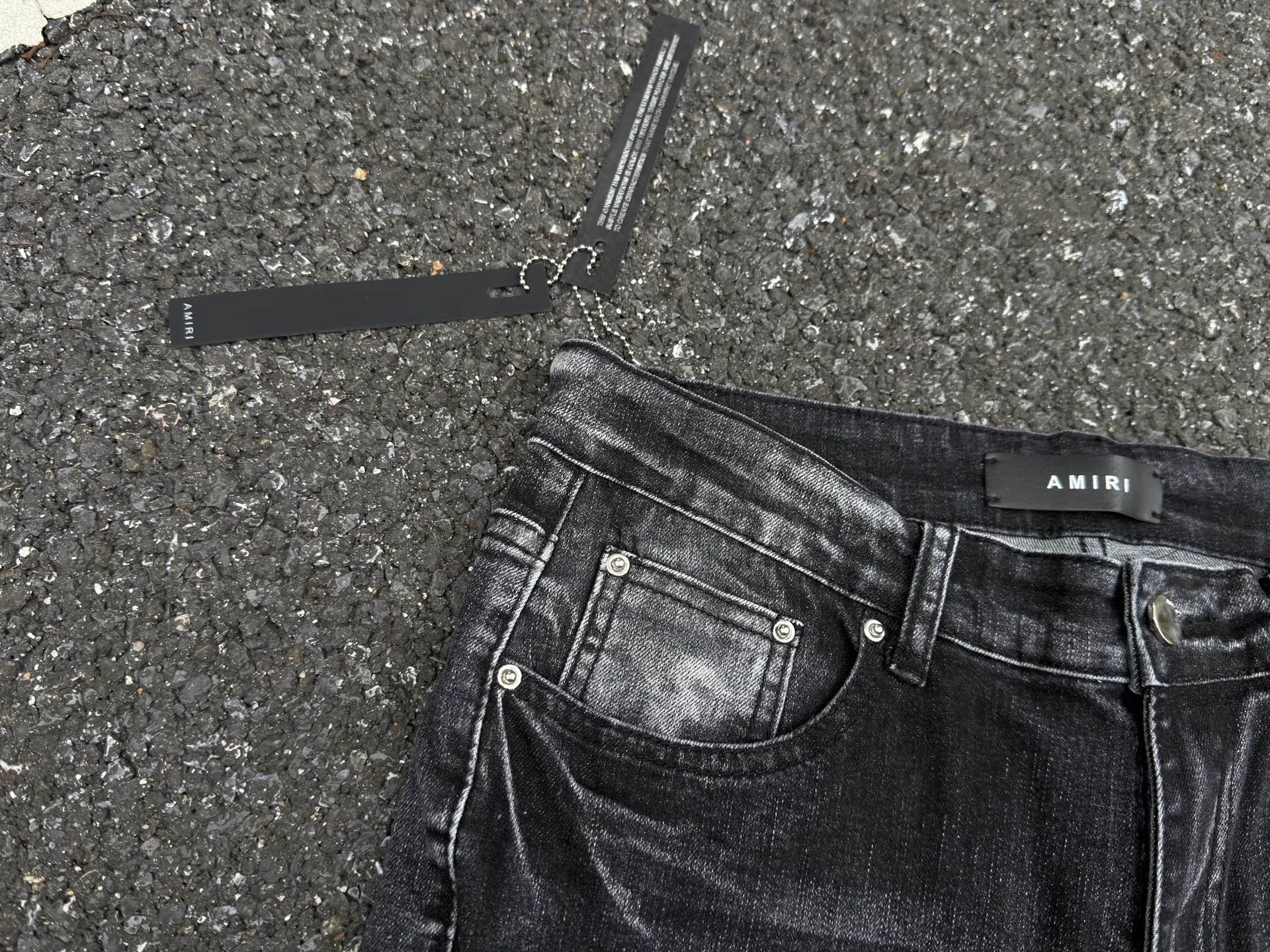 P240 💰AM02 AMIRI new jeans, washed ripped holes, whiskering leather denim trousers, same style for men and women Size: S-XL (28-34)