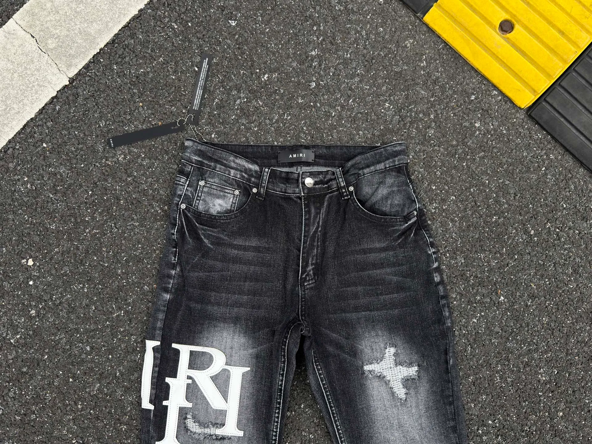 P240 💰AM02 AMIRI new jeans, washed ripped holes, whiskering leather denim trousers, same style for men and women Size: S-XL (28-34)