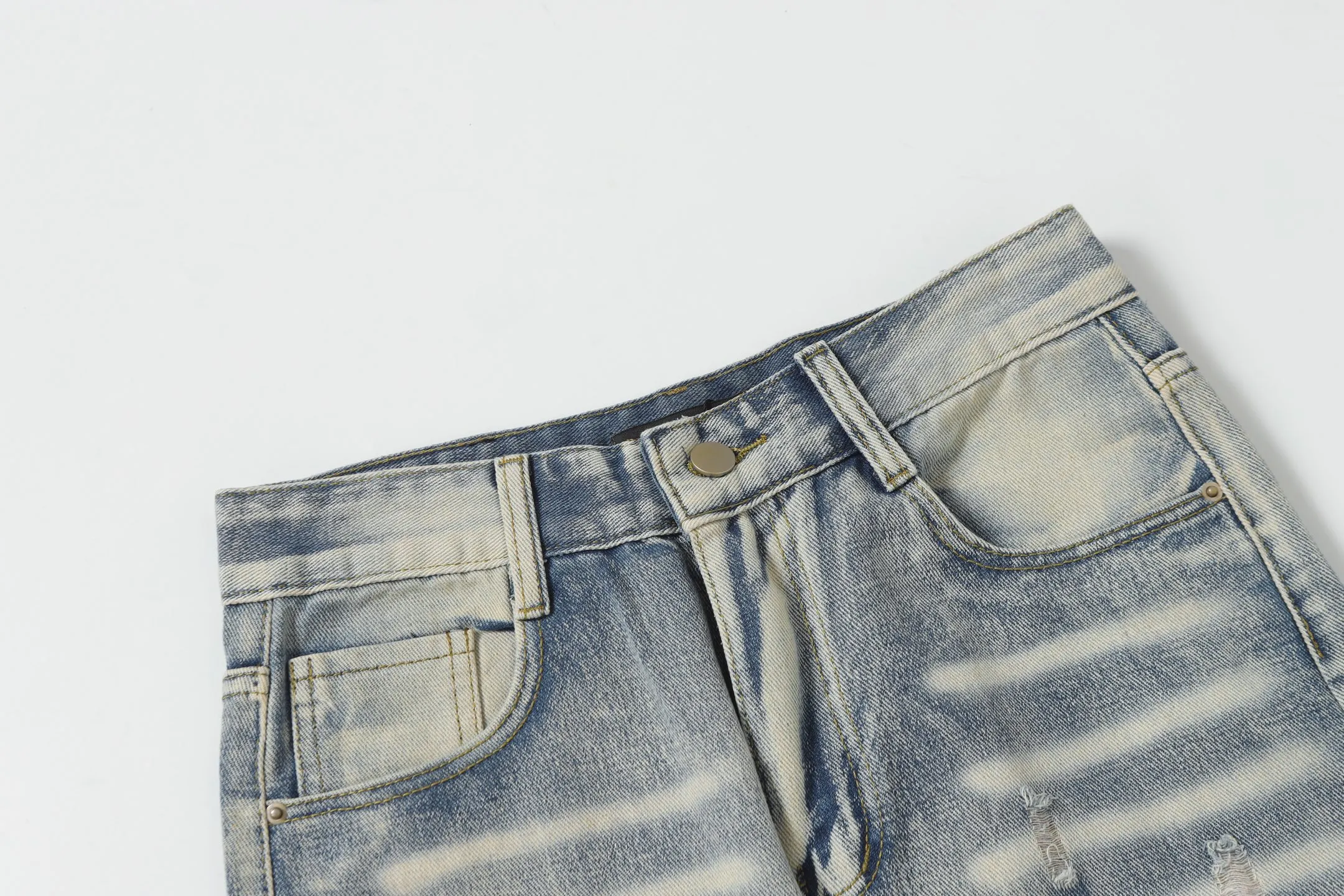 P236 Actual photo [High quality] Code: B08 Color: Picture color Size: S to XXXL AMIRI patch embroidery jeans trousers AMIRI high street basic ripped loose casual versatile jeans trousers amiri brand jeans break the production process and cutting of the original jeans, the fabrics are softer and more comfortable Hand-sewn collar label Customized logo buttons Genuine leather tag Size Pants length Waist Hips Unit cm S 98 68 100 M 99 72 104 L 100 76 108 XL 101 80 112 XXL 102 84 116 XXXL 103 88 120