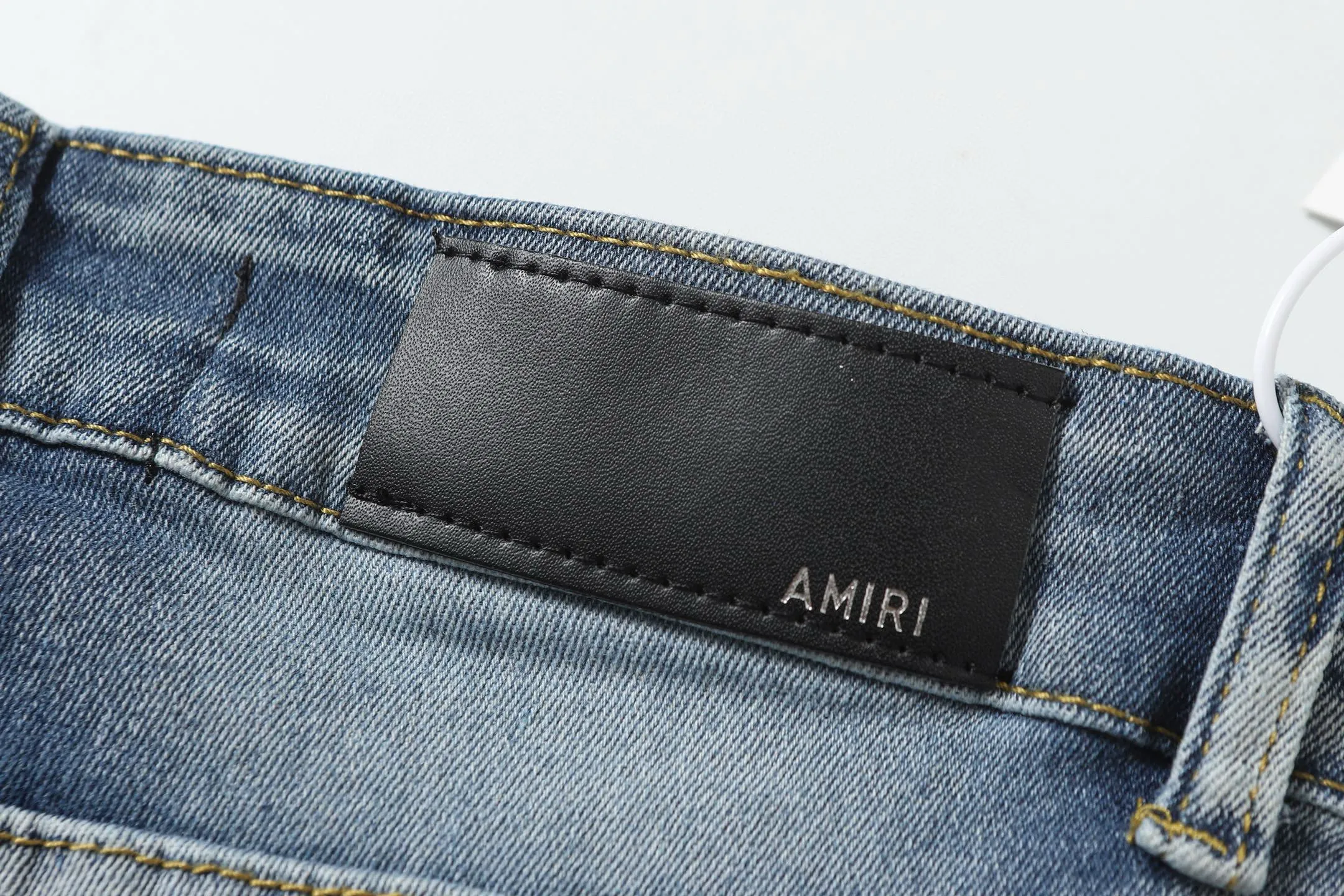 P270 AMIRI patch embroidery jeans trousers AMIRI high street basic ripped jeans trousers Color: Picture color Code number: 28-36