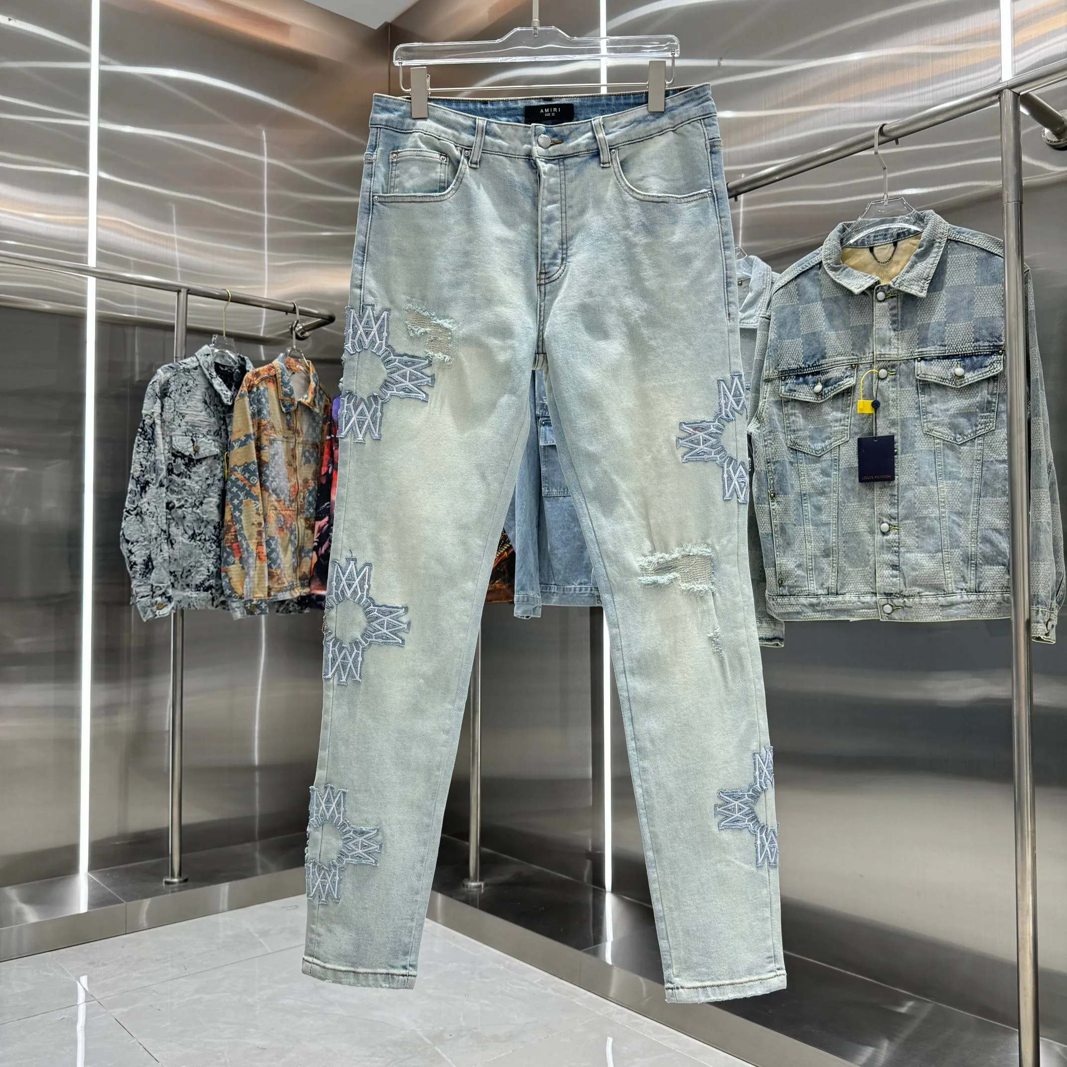 P290 Amiri ripped pattern embroidered street fashion slim fit stretch jeans Color light blue Size 30 32 34 36 38