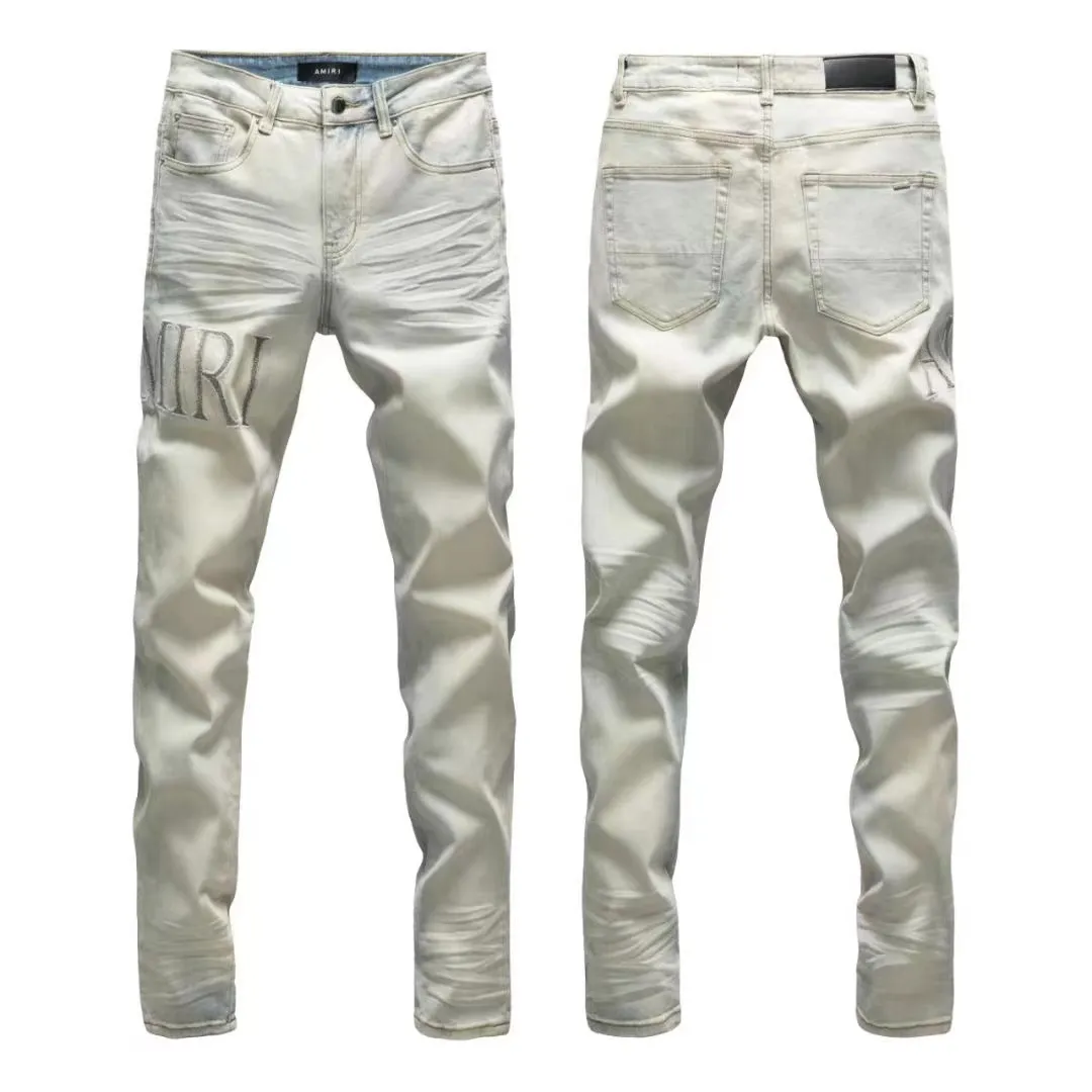#N16 P246💰 (Extreme version) AMIRI popular high street jeans slim fit stretch washed knife cut trousers for men AMIRI amiri is transliterated as Emil, which is the name of the founder. Mike Amiri, the founder of amiri, grew up in Los Angeles, USA. He was influenced by local street culture and Punk Rock since childhood, so he founded the amiri brand named after himself. A variety of trendy clothing meets the needs of different trendy players. Amiri clothing has novel and unique styles and is a well-known street brand in the United States. The styles and styles of many clothes are loved by many street photographers. The various clothing styles meet the dressing needs of different people, show their unique temperament, and show the trend of dressing. amiri's jeans are relatively famous. Not only do they have many styles, but the quality of the jeans is also very good. Many celebrities have also worn amiri brand jeans. Color: Picture color Size: 28, 30, 32, 34, 36 28 30 32 34 36 Waist 71 76 81 86 91 Qianlang 26.5 27.5 28.5 29.5 30.5 Hou Lang 37 38 39 40 41 Foot 14 14.8 15.6 16.4 17.2 Foreign Minister 100 102 104 106 107