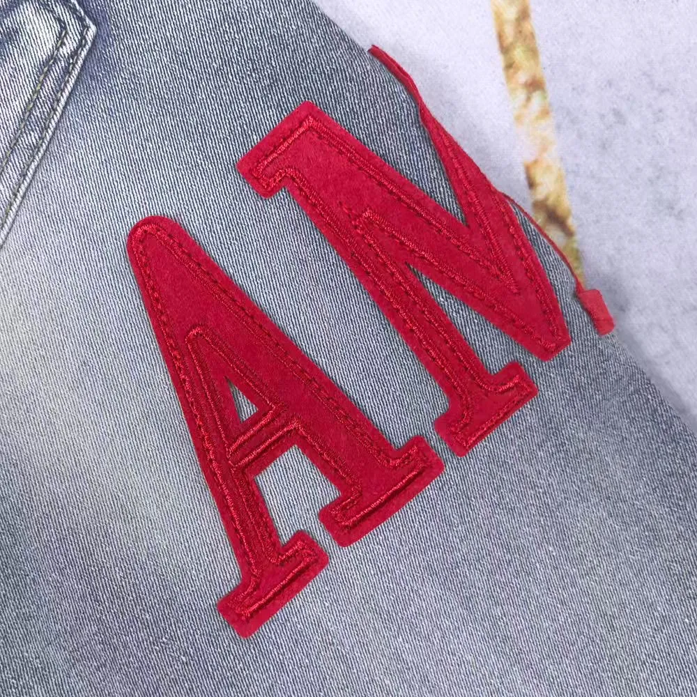 P150 Top replica AMIRI denim shorts AMIRI high street basic ripped tight stretch jeans trousers Amiriamiri is transliterated as Emil, which is the name of the founder. Mike Amiri, the founder of amiri, grew up in Los Angeles, USA. He was influenced by the local street culture Rock since he was a child, so he founded the amiri brand named after himself. A variety of trendy clothing meets the needs of different trendy players. Amiri clothing has novel and unique styles and is a well-known street brand in the United States. Many of its styles and styles are loved by many street photographers. Various clothing styles meet the needs of different people, show their unique temperament, and show the trend of dressing. amiri's jeans are relatively famous. Not only do they have many styles, but the quality of the jeans is also very good. Many celebrities have also worn amiri brand jeans. Fashionability.  Color; picture color Size: m l xl xxl